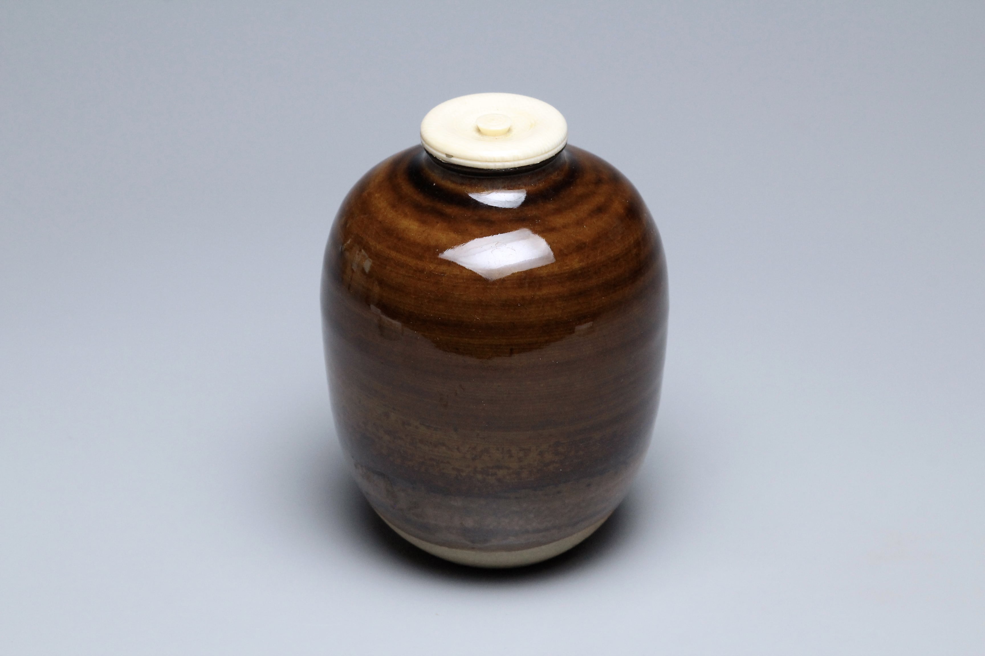 高取静山　十一代　茶入　共箱　茶入れ　古美術品　骨董品【正一古美術】 高取静山 十一代 茶入 共箱 茶入れ 古美術品 骨董品 | 正一 古美術