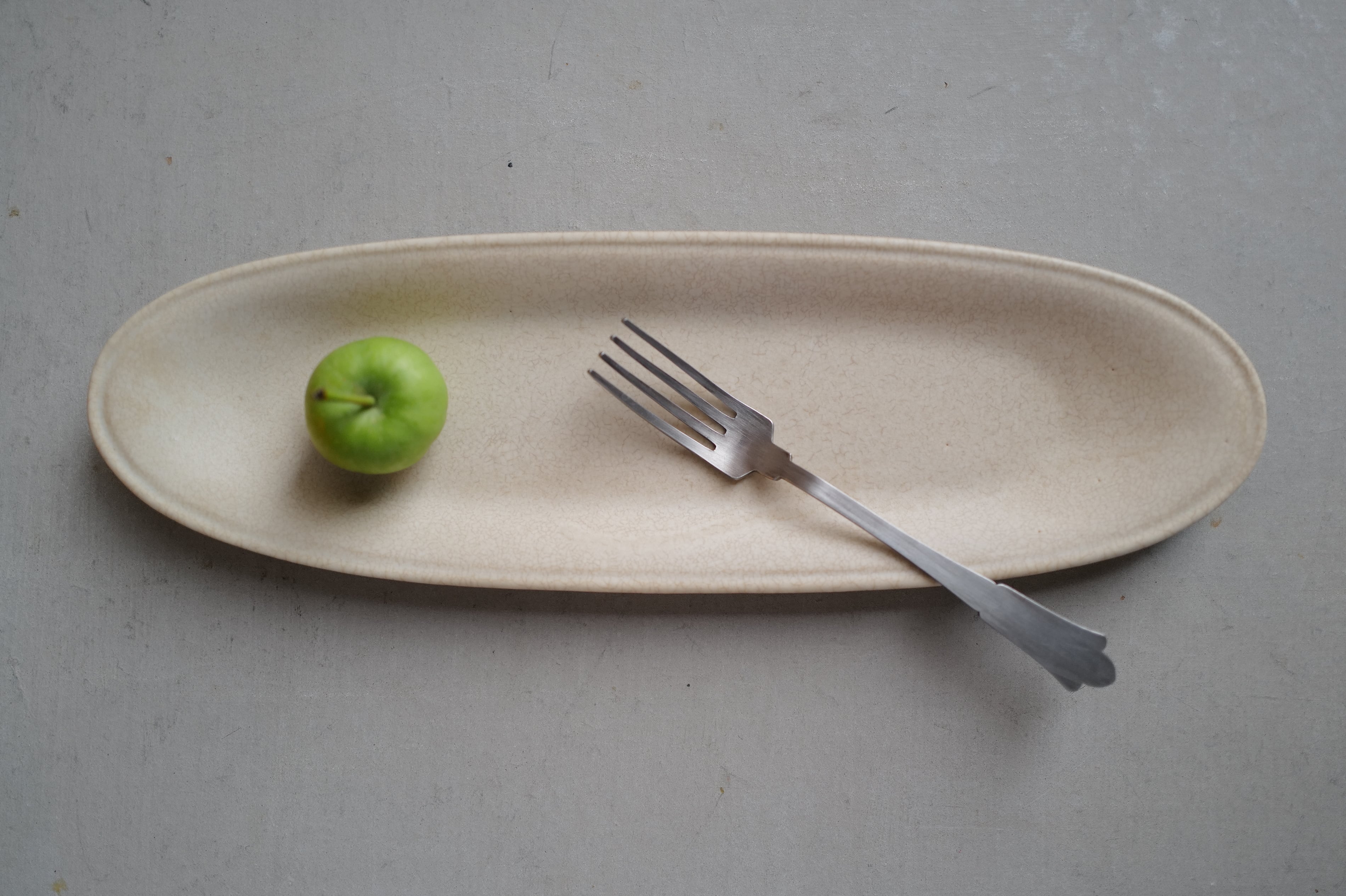 菅沼淳一 1.細長い楕円皿 | 陶屋なづな