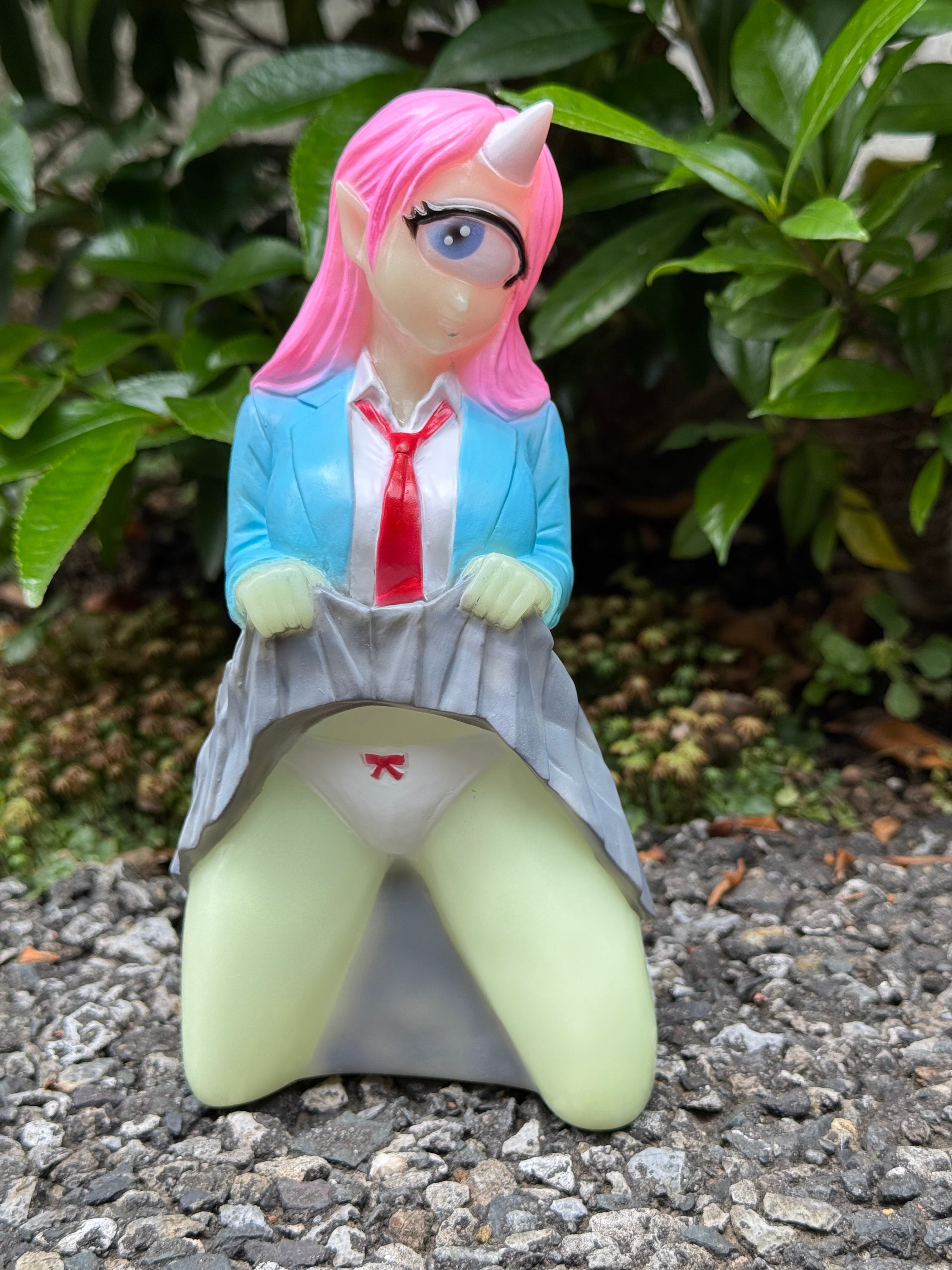 官能サイクロプス娘蓄光バージョン | RED SHARK