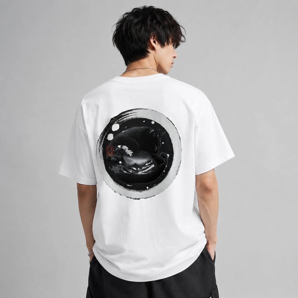「黒猫と波の輪 ― 江戸和柄」Tシャツ 半袖