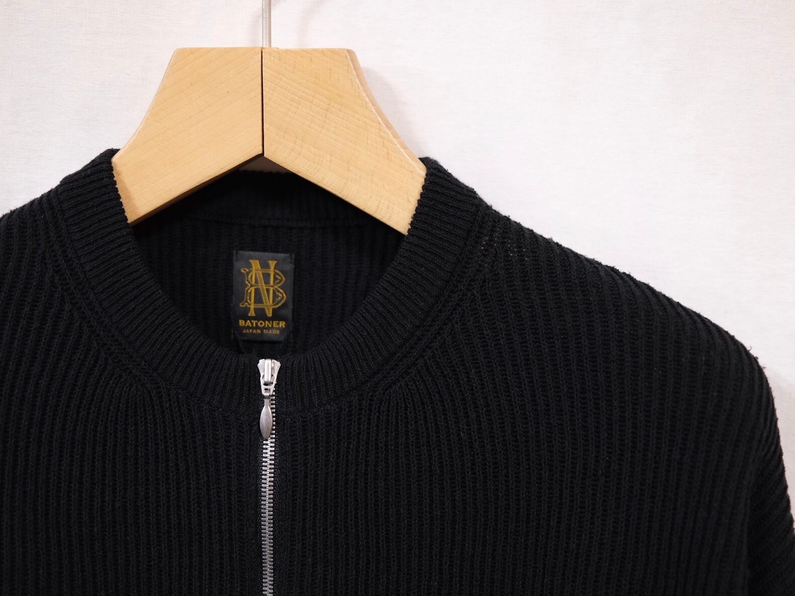 BATONER” SILK RIB CREW NECK DRIVERS Men's BATONER” SILK RIB CREW NECK DRIVERS KNIT BLACK