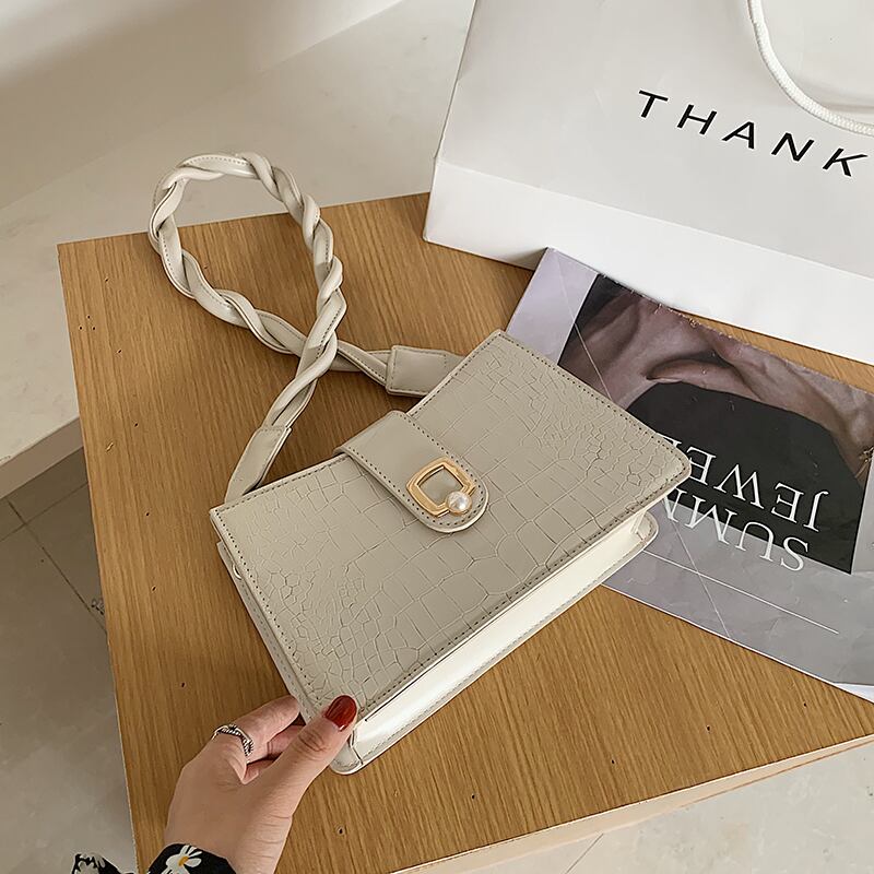 フレンチニッチバッグ女性バッグ2020新しい波夏の夏の野生のショルダーメッセンジャーバッグネット赤い脇の下のバッグ Tiancai_Wing_Bag9625331