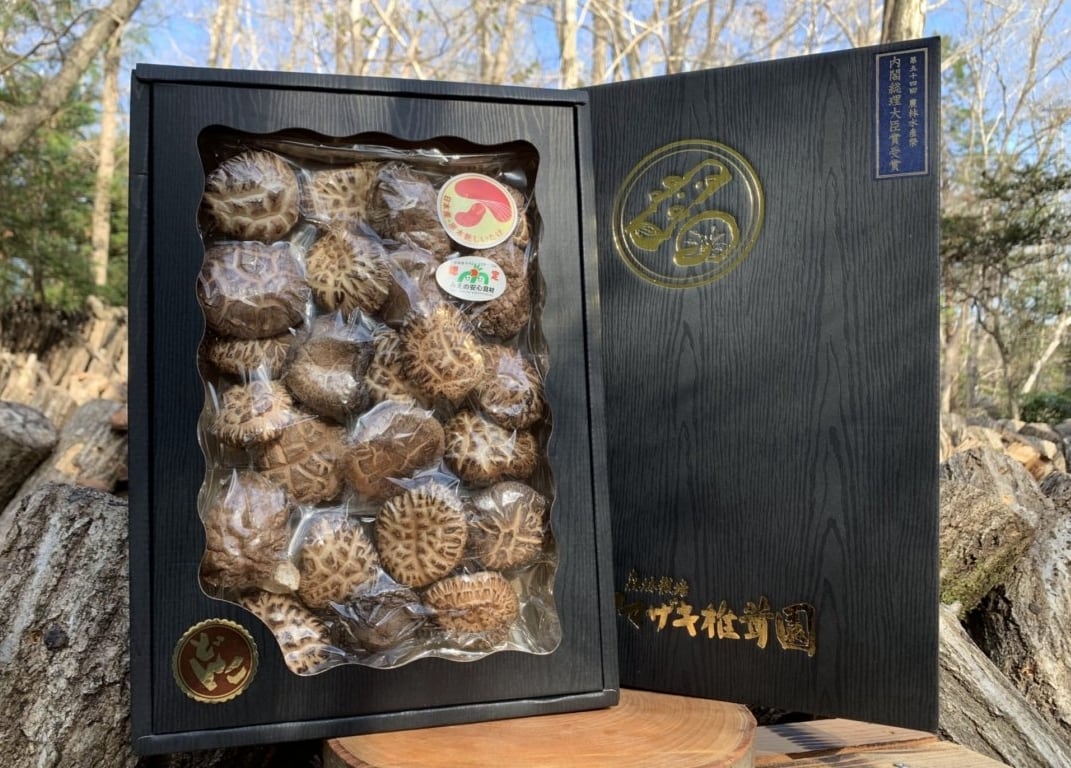 しいたけ 原木乾しいたけ『特撰・伊勢どんこ』 | ヤマザキ椎茸園