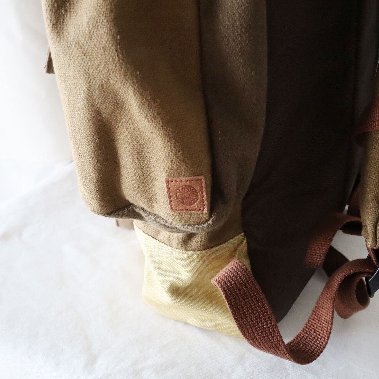【Deadstock Item】バックパック / Convertible 2WAY Backpack/ モカブラウン×ハニーゴールド・ボトム