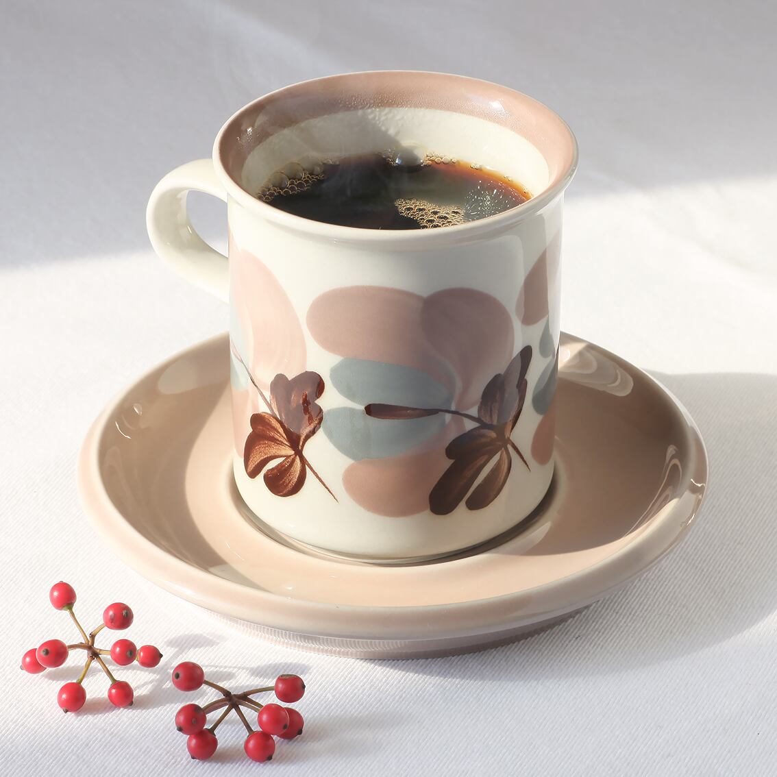 ARABIA アラビア Koralli コラーリ コーヒーカップ&ソーサー 北欧ヴィンテージ | kogmas 北欧ヴィンテージ食器のコグマス ARABIA アラビア Koralli コラーリ コーヒーカップ&ソーサー 北欧ヴィンテージ | kogmas 北欧ヴィンテージ食器のコグマス