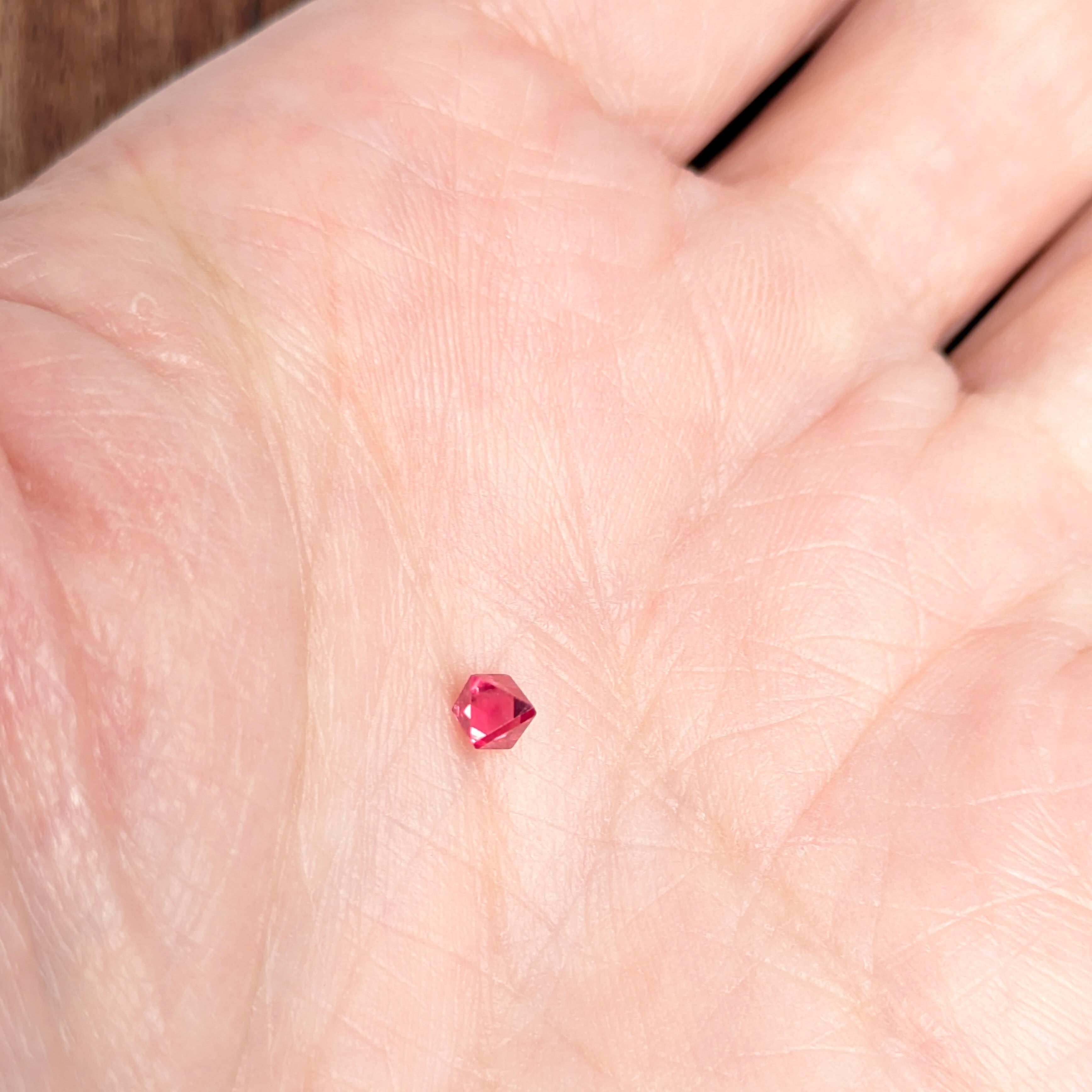 スピネル原石 ミャンマー・モゴック産【0.26ct】PRO208071 | Gem's