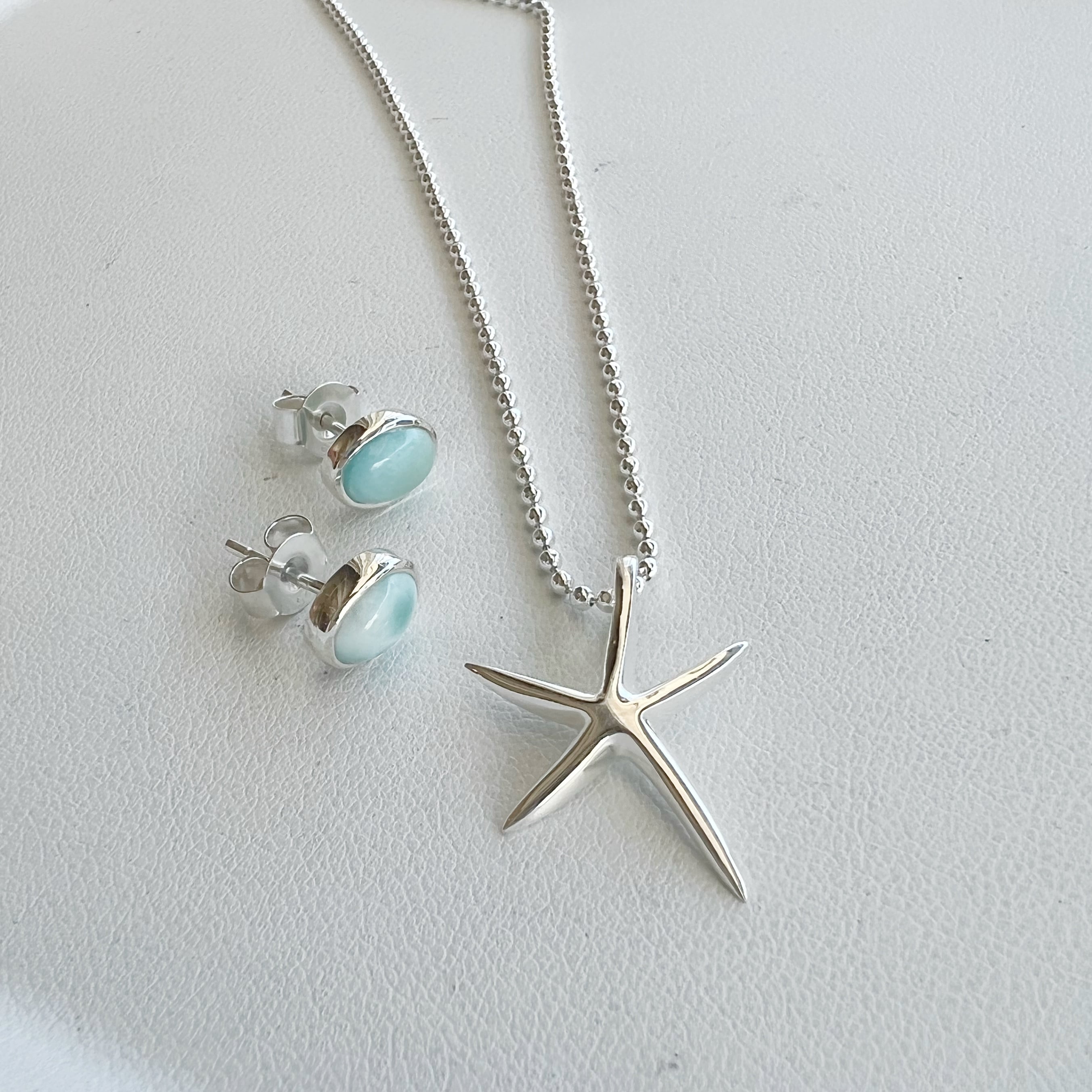 ラリマー オーバル スタッドピアス 0.6 x 0.8 cm | 【公式通販】鎌倉の