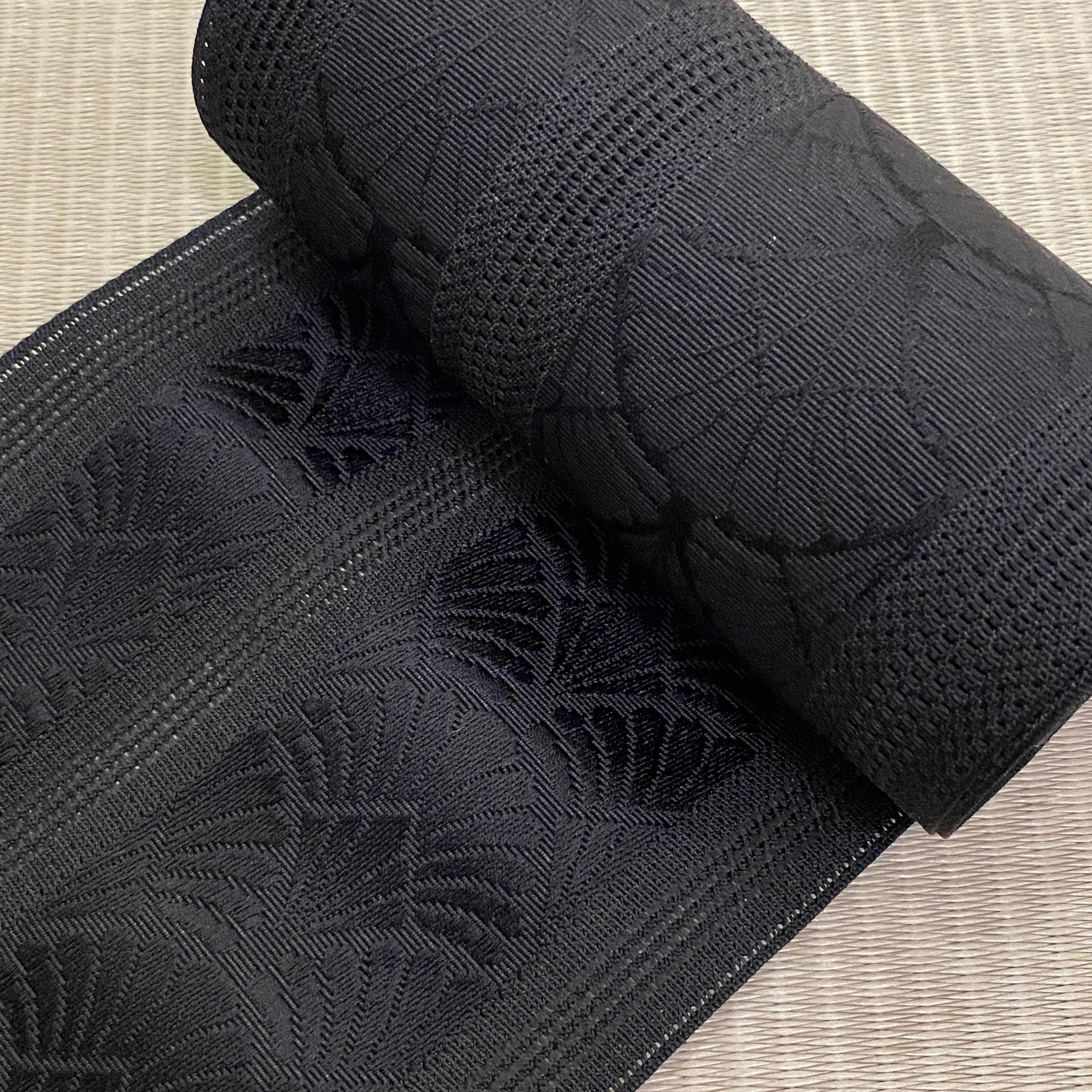 半幅帯 粗紗 はなうろこ・黒 博多四寸単 | きもののここち 透佳