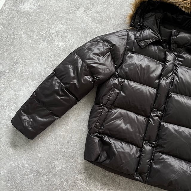 carhartt】カーハート ダウンジャケット ワッペン刺繍 ブラック 黒 肉