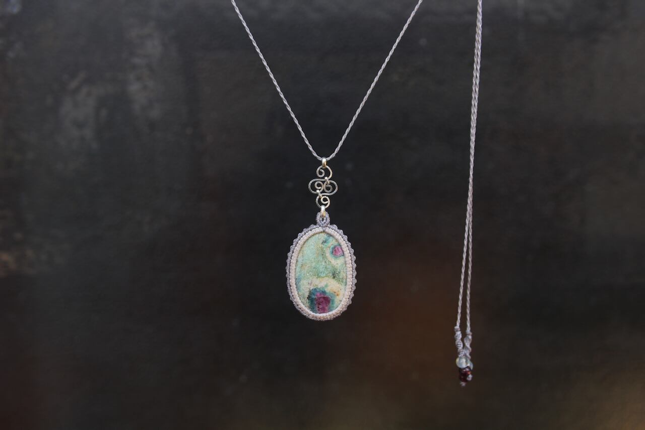 Ruby in Fuchsite silver925 wire work micro macrame pendant