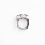 JUTIQU／Essence Ring 1_3 pearls ring_white in black