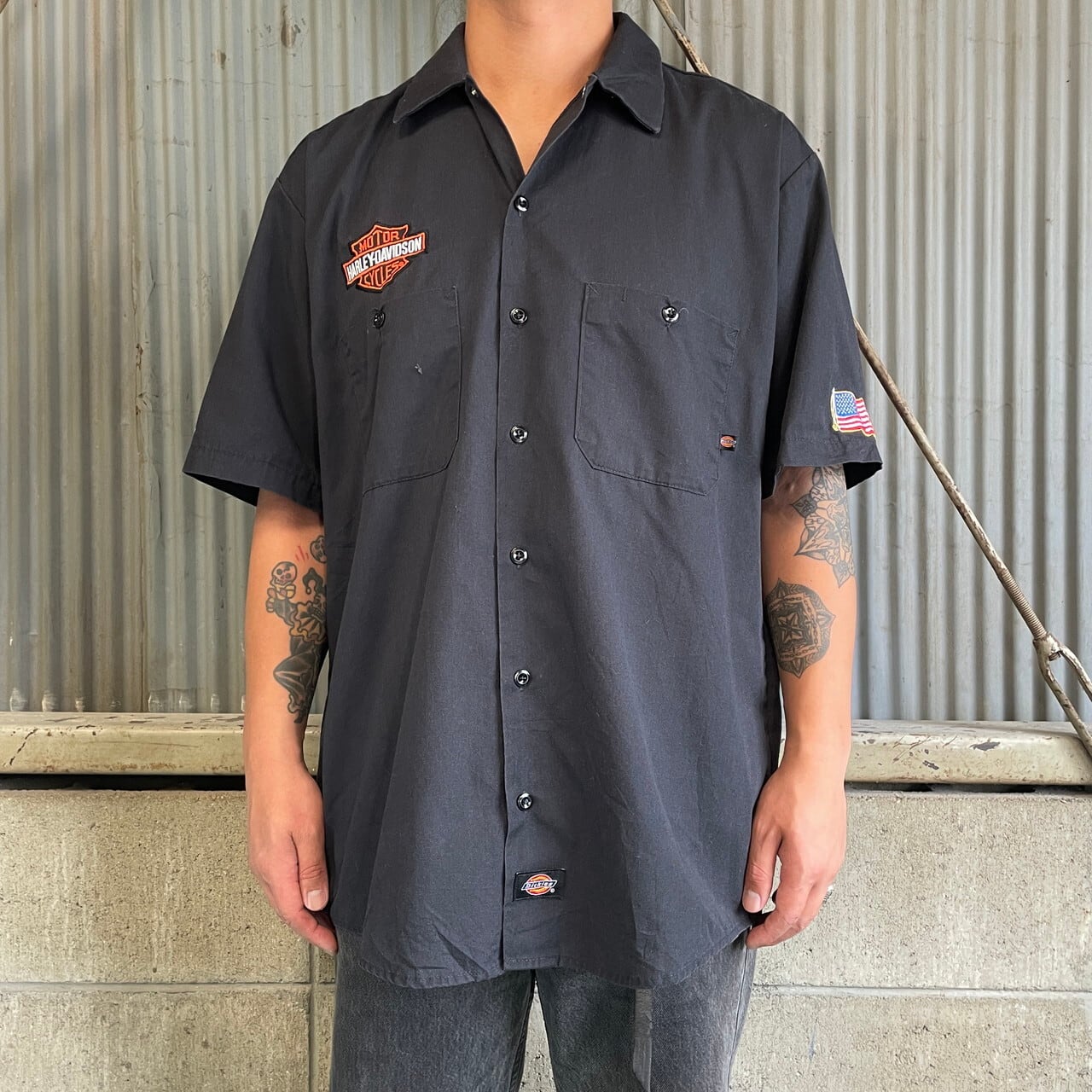 Dickies ディッキーズ × Harley-Davidson ハーレーダビッドソン刺繍 ワッペン 半袖 ワークシャツ メンズL 古着 ブラック 黒  胸ロゴ バック刺繍【半袖シャツ】【PS0707】 | cave 古着屋【公式】古着通販サイト powered by BASE