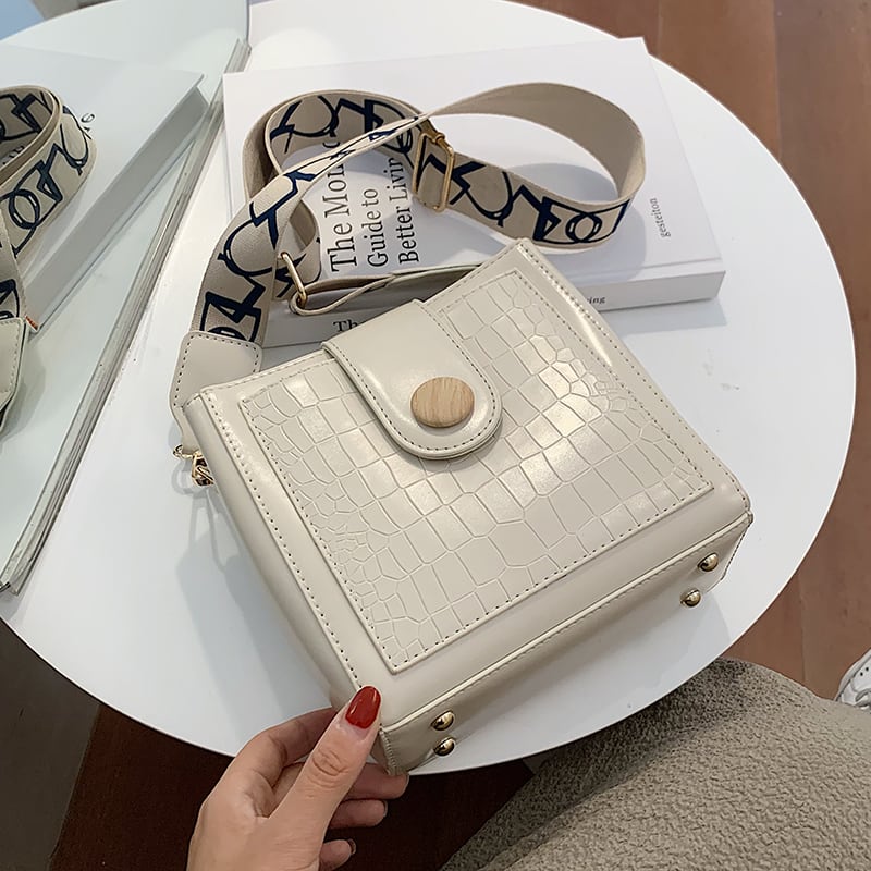 レトロオールマッチスモールバッグ女性バッグ2020新しいトレンディなファッションウエスタンスタイルのショルダーバッグネットセレブメッセンジャーレディースバケットバッグ Tiancai_Wing_Bag2205911