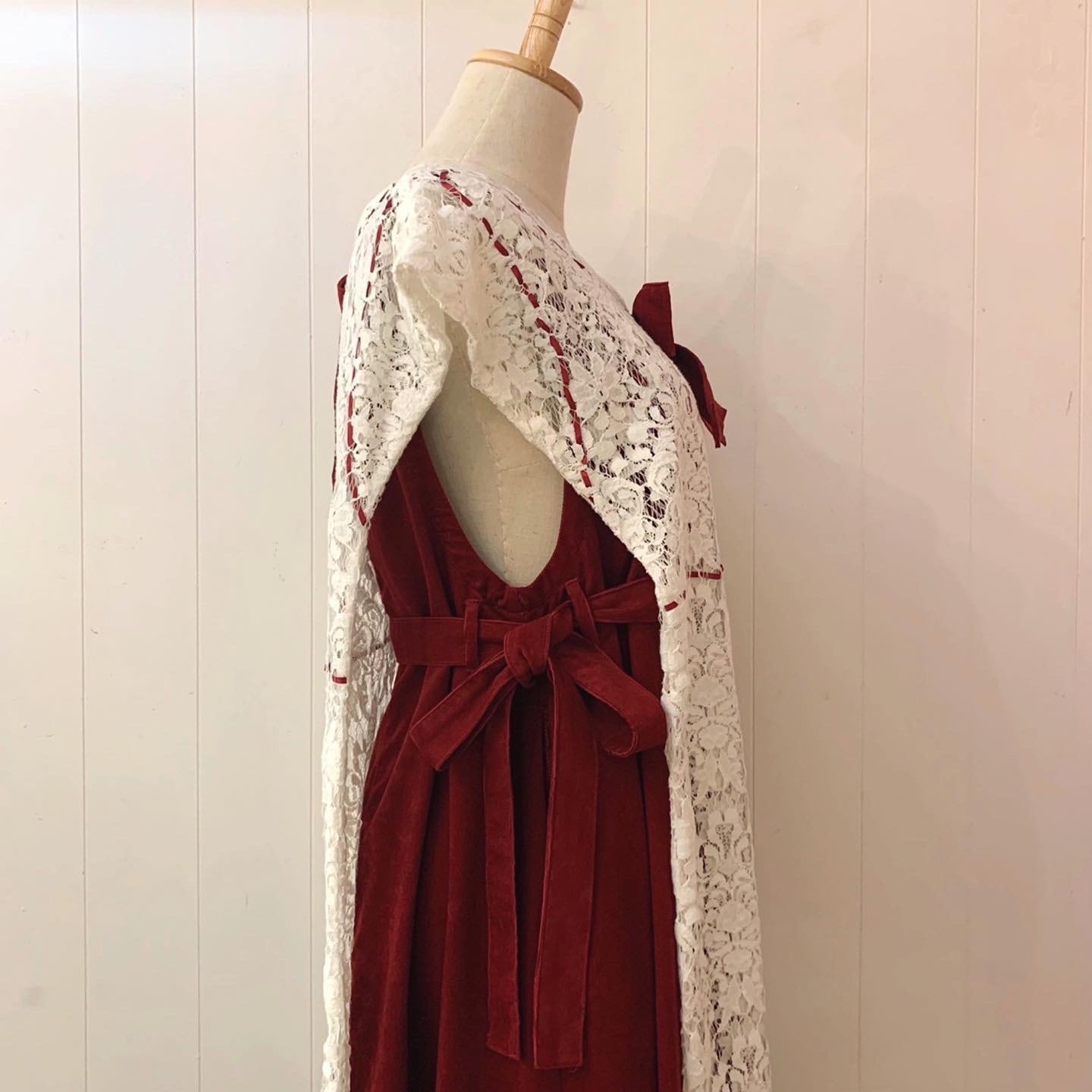 original : landmark jumper skirt / red × white