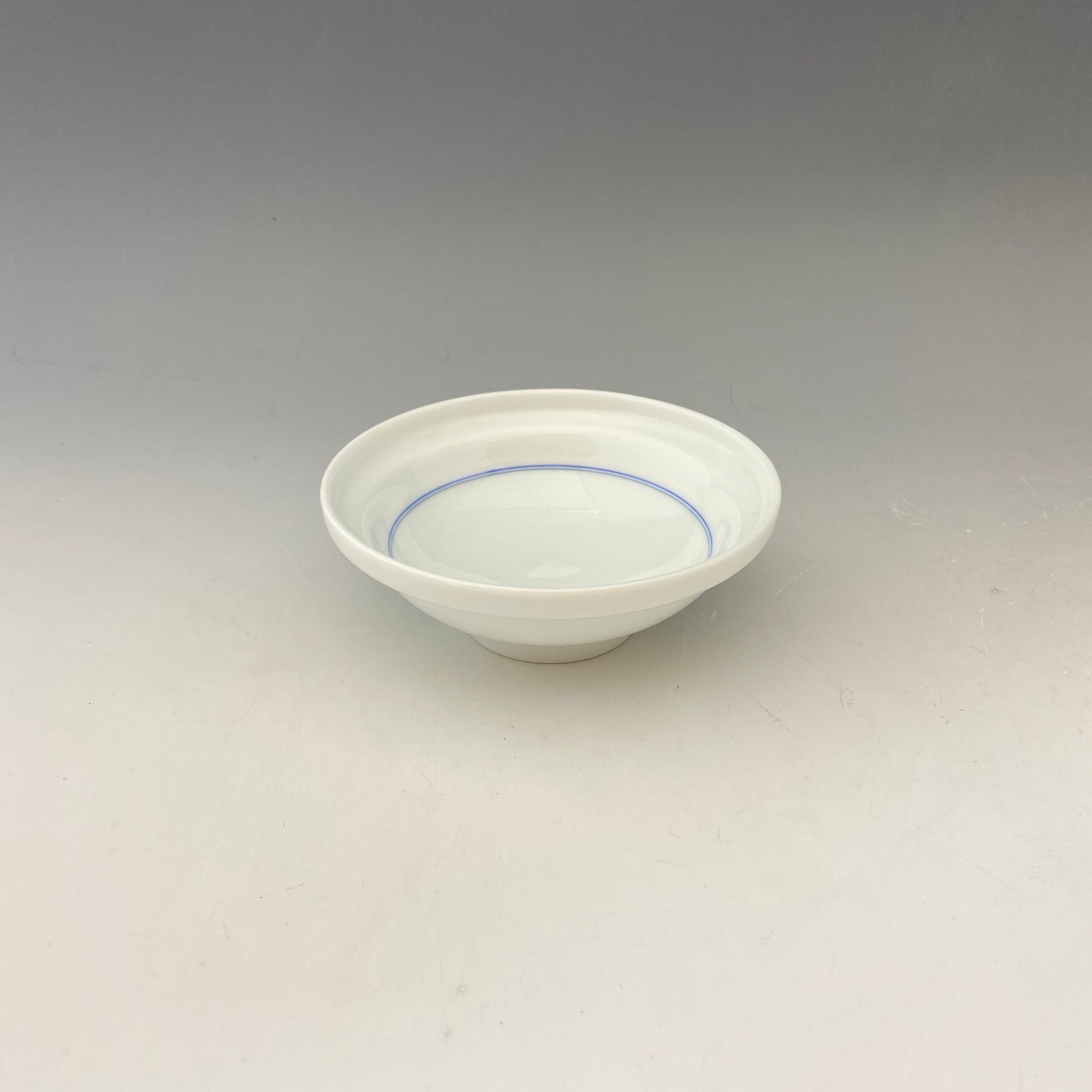 名工　中尾恭純作　白磁牡丹文皿立付き Amazon.co.jp: 名工 中尾恭純作 白磁牡丹文皿立付き : おもちゃ