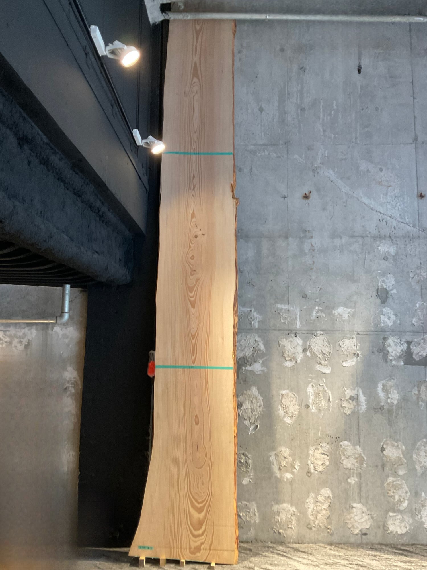 モミ原板_5700×500-880×73_横浜OUTLET PLUS_テーブル天板/一枚板 2350