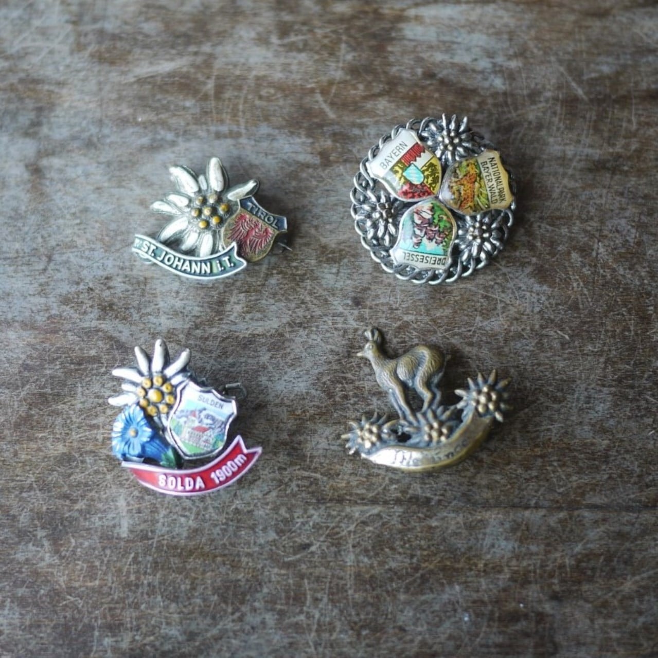 チロルブローチ メタルブローチ ドイツ C