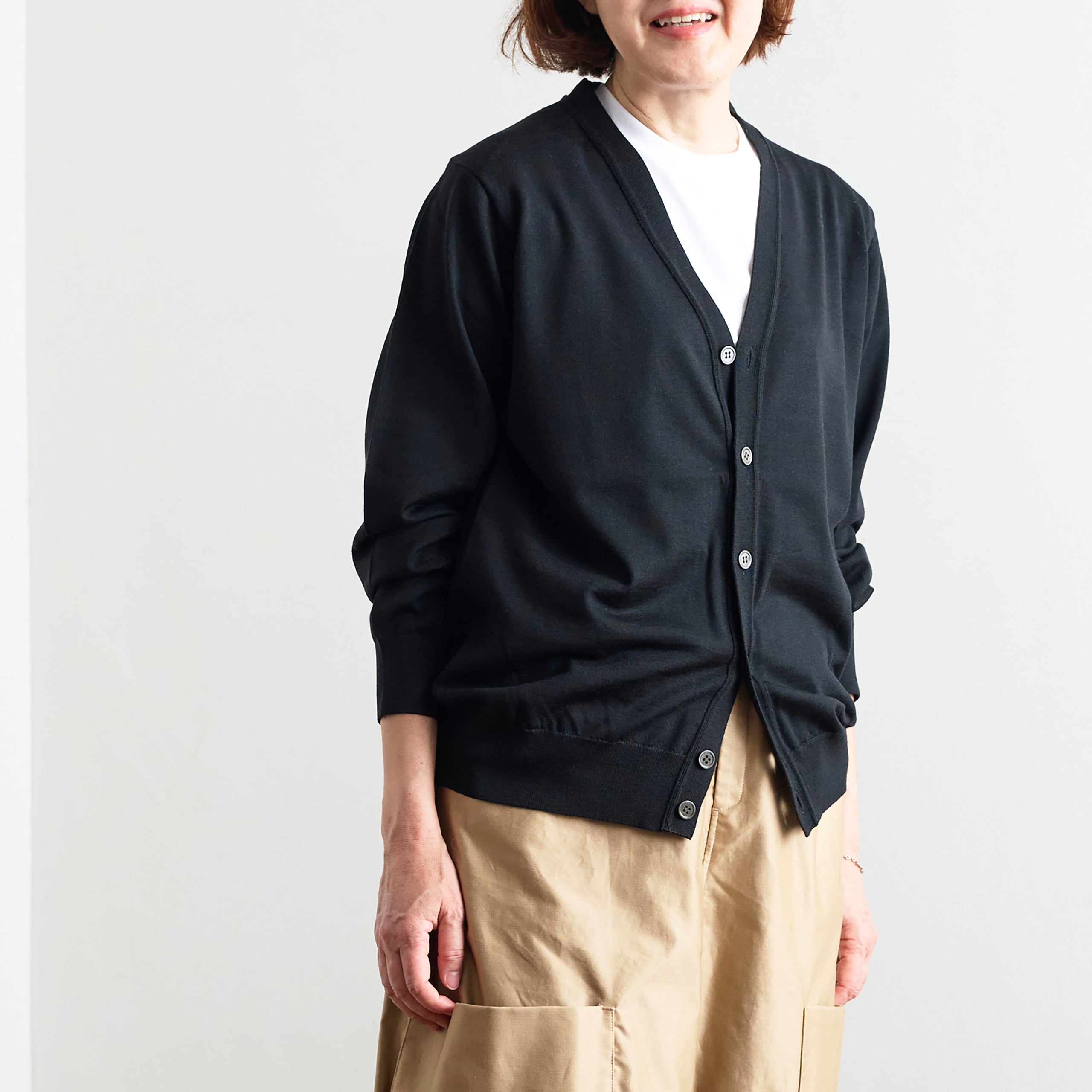 SLOANE スローン 30G天竺 エクストラファインメリノウール スーパーハイゲージ Vネックカーディガン SL9W-779-W10 ブラック