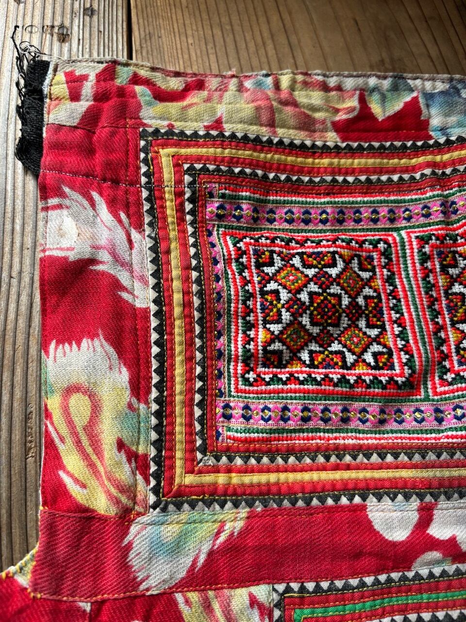 モン族 手刺繍布⑤ 古布 | bami モン族スカート通販