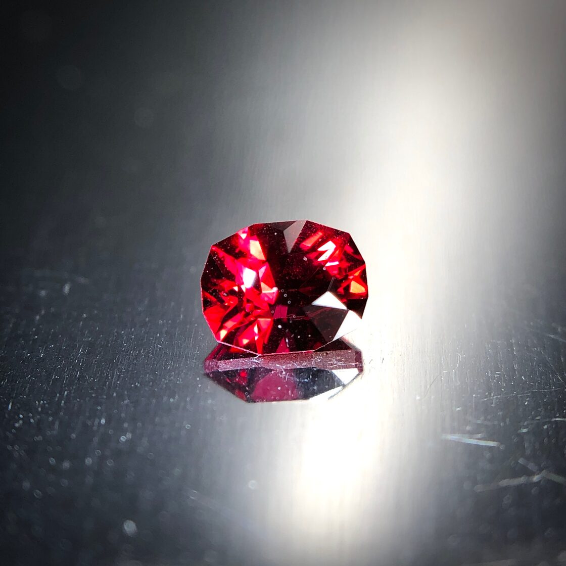 グァテマラ翡翠4鑑別書付【royal】9.5mm〜9.8mm Original Cut】緋色に輝く