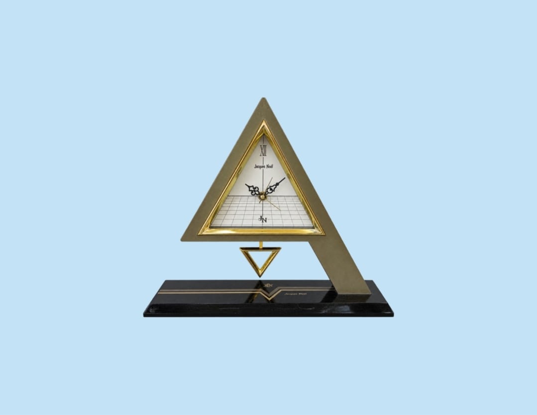 TRIANGLE PENDULUM CLOCK