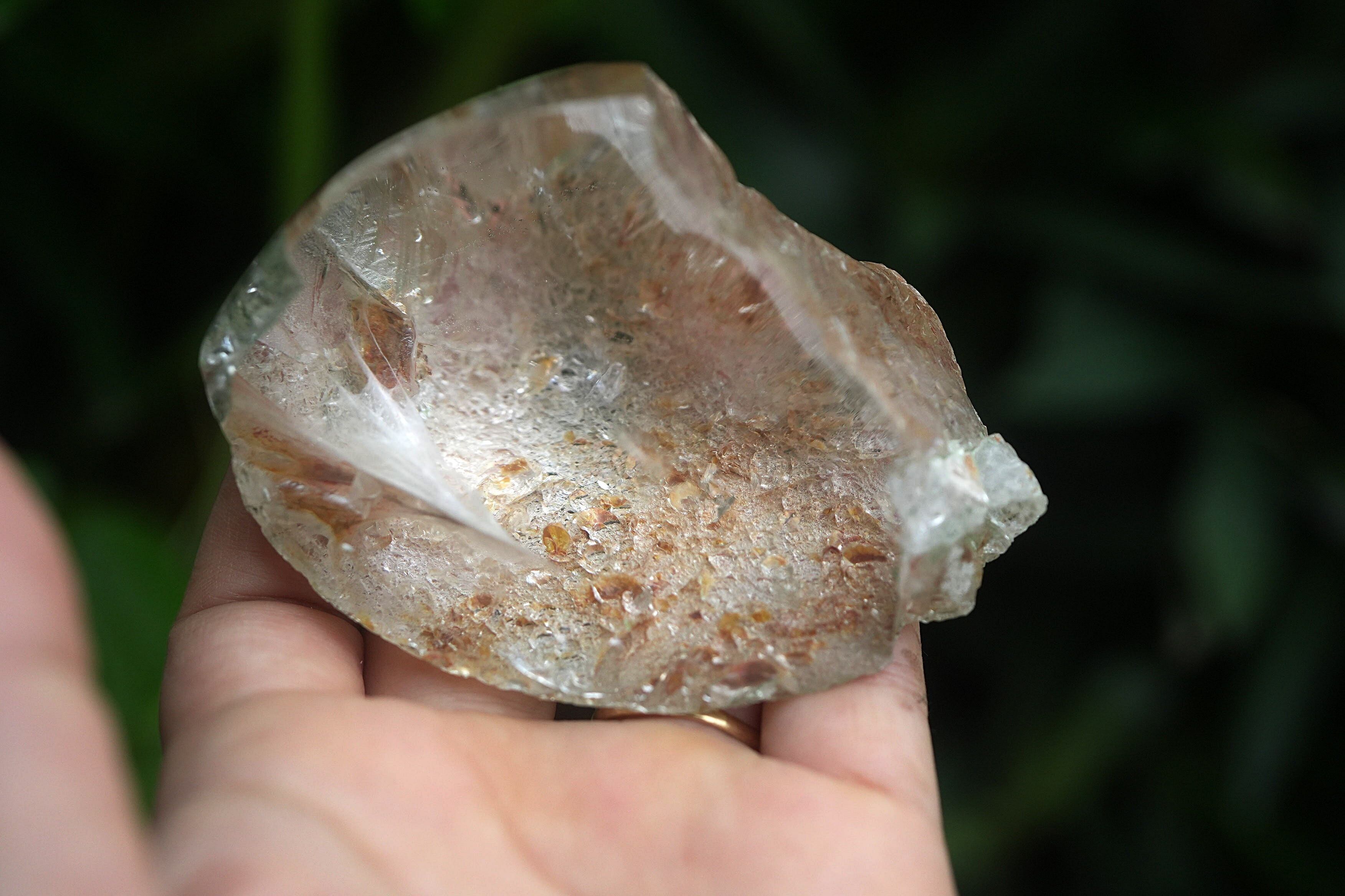 ガーデンクォーツ・水晶 | Funky garuda Stone (ファンキー・ガルーダ