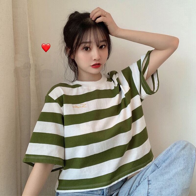 レッドストライプルーズTシャツ シャツ サマークロップドトップス 刺繍 夏物 萌量不足56253009272
