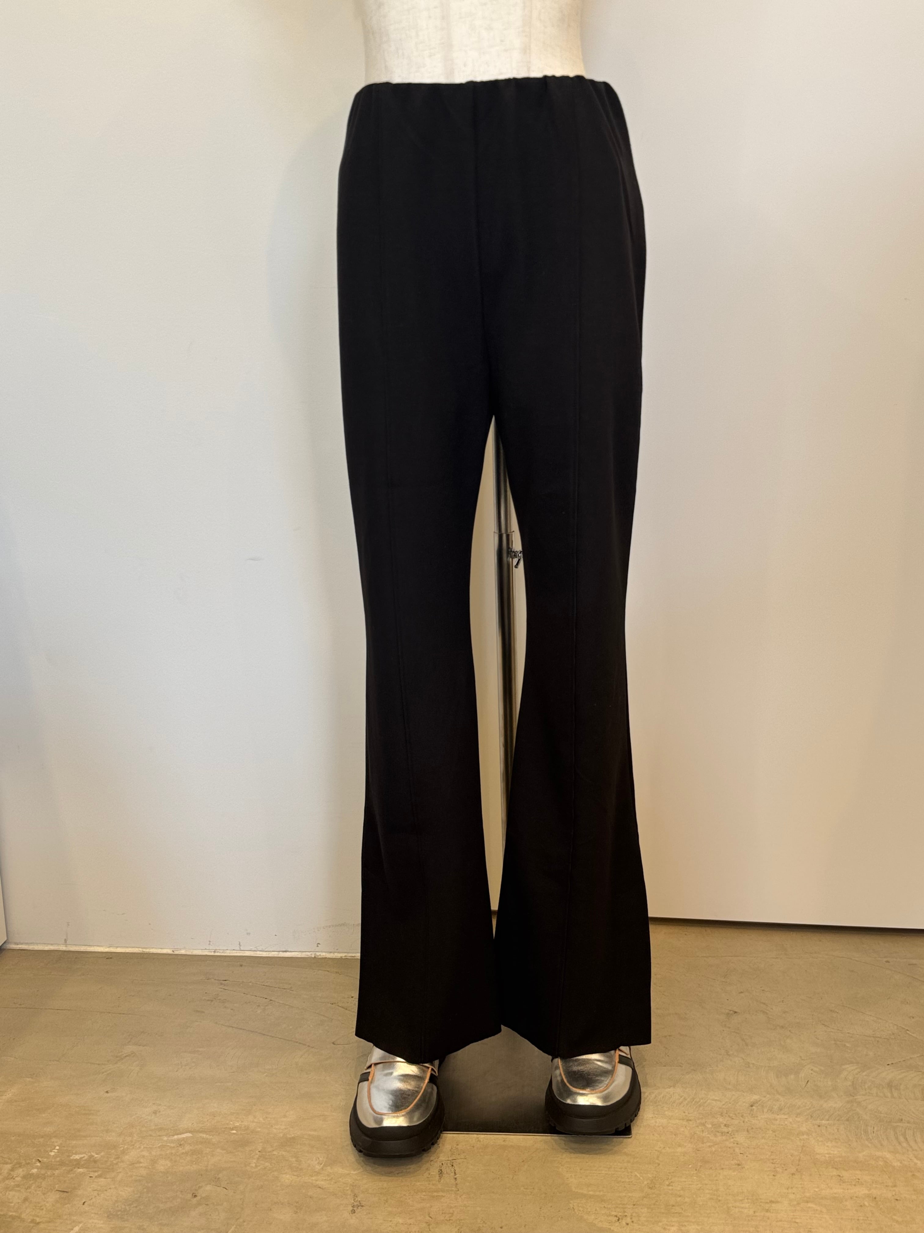 【CHIGNON】ソフトリブフレアパンツ　3861-069GL