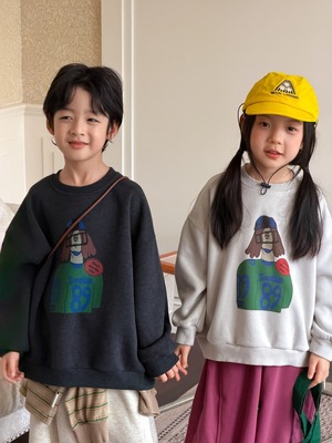 フットボーラースウェット（2色展開）KMAI｜トップス プルオーバー｜小学生 ジュニア対応｜通学 普段着｜韓国子供服｜男の子 女の子｜100-160cm｜2026秋服 ［取寄］