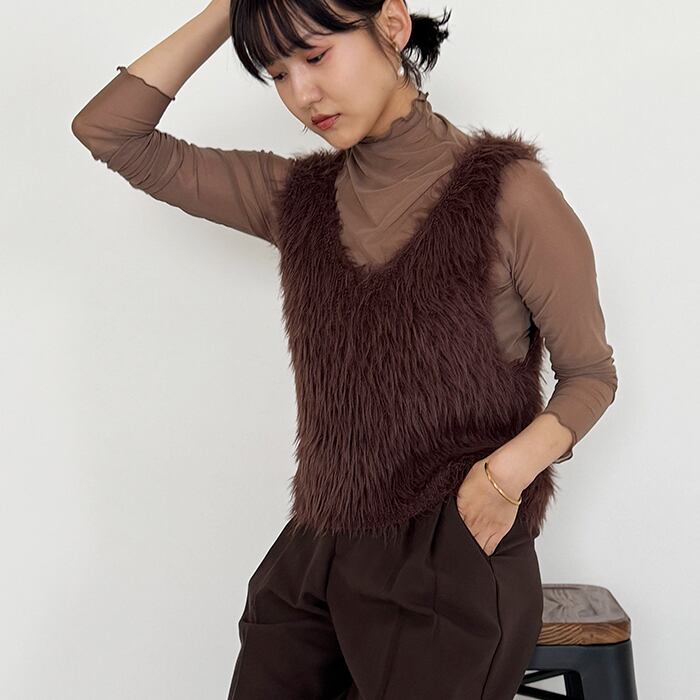 【新品未使用】インゲボルグ 黒 コサージュ付きシャギーニットベスト/2023年秋 新品未使用】インゲボルグ 黒 コサージュ付きシャギーニット