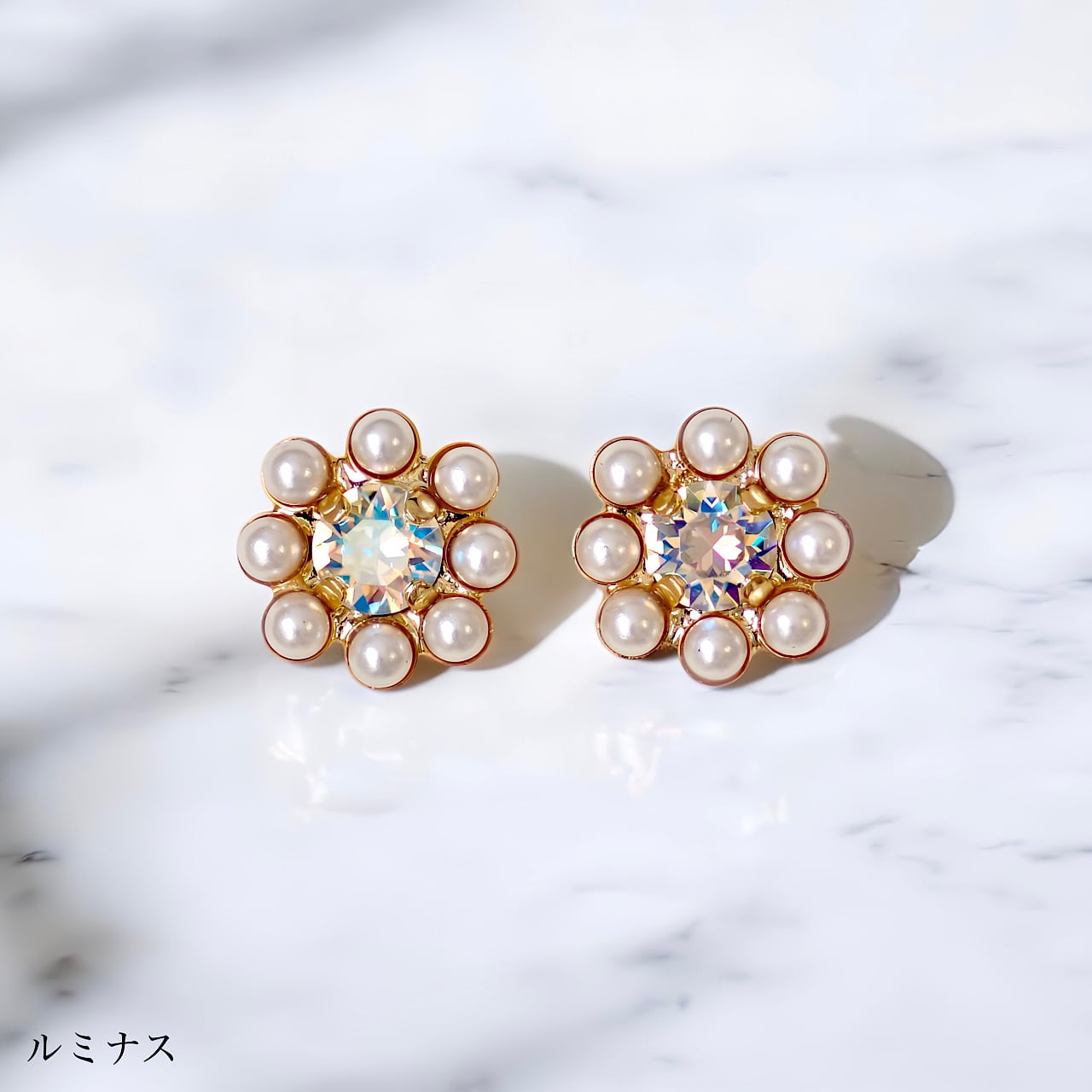 小花ピアス | MAKI NUMOTO (マキ ヌモト) |コスチューム 小花ピアス | MAKI NUMOTO (マキ ヌモト) |コスチューム