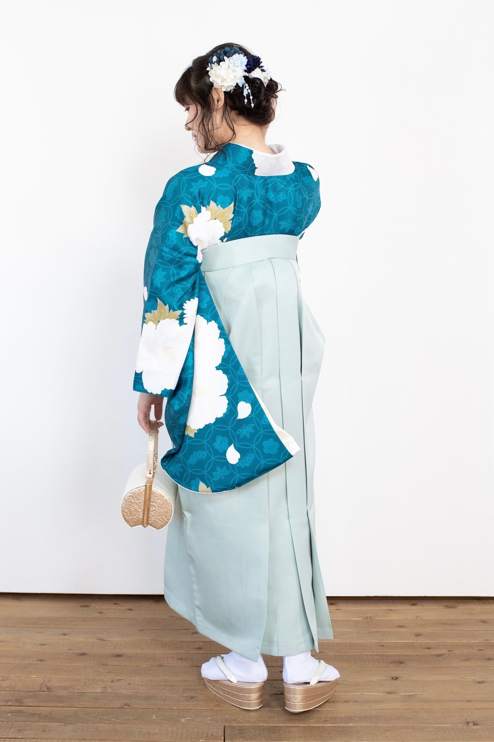 Kimono Sienne 卒業式袴3点セット 牡丹や七宝 二尺袖着物 袴 ブルーグリーン×ライトブルー 卒業式 | Kimono Sienne