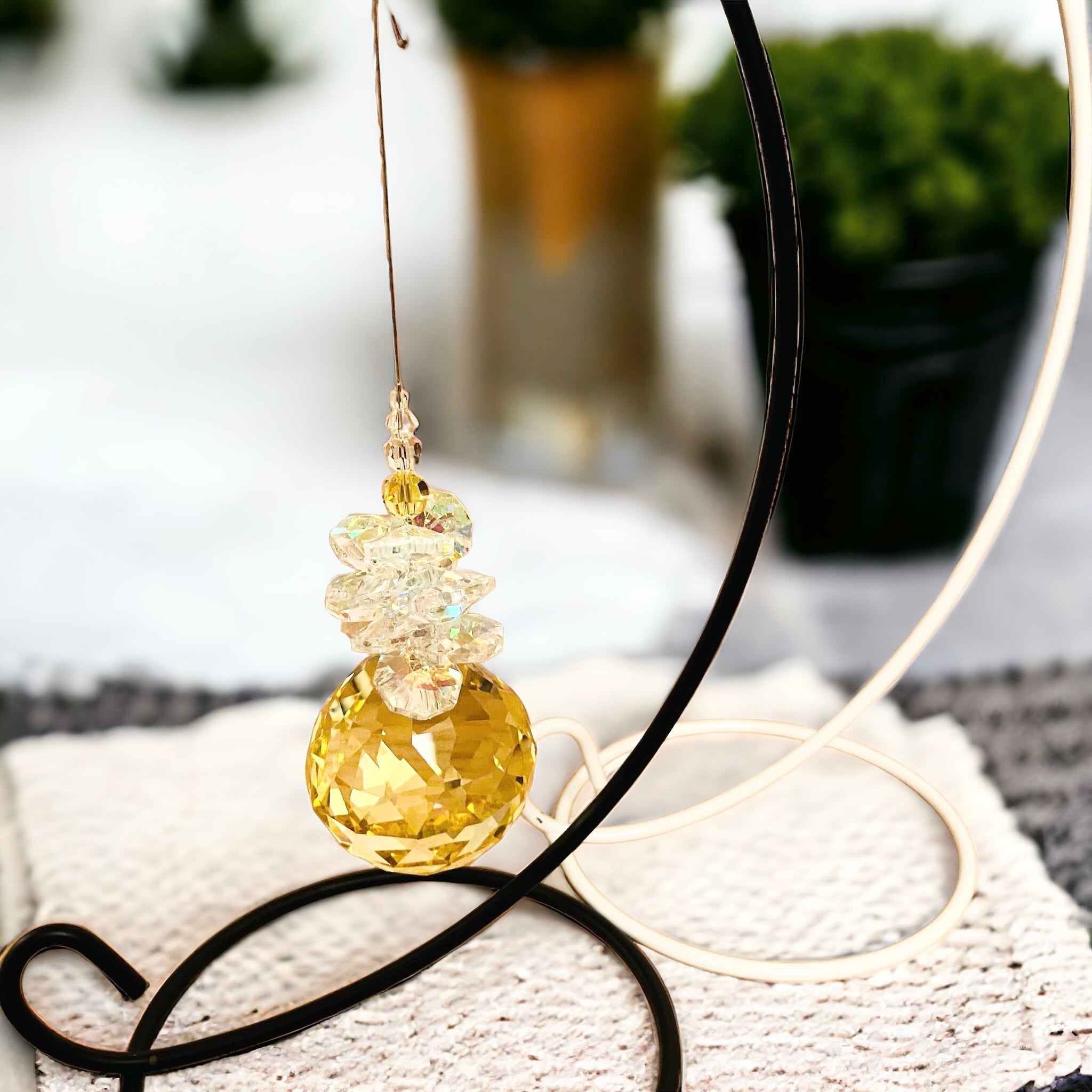 サンキャッチャー♡ハンドメイド「グリーンのステンドグラスと 