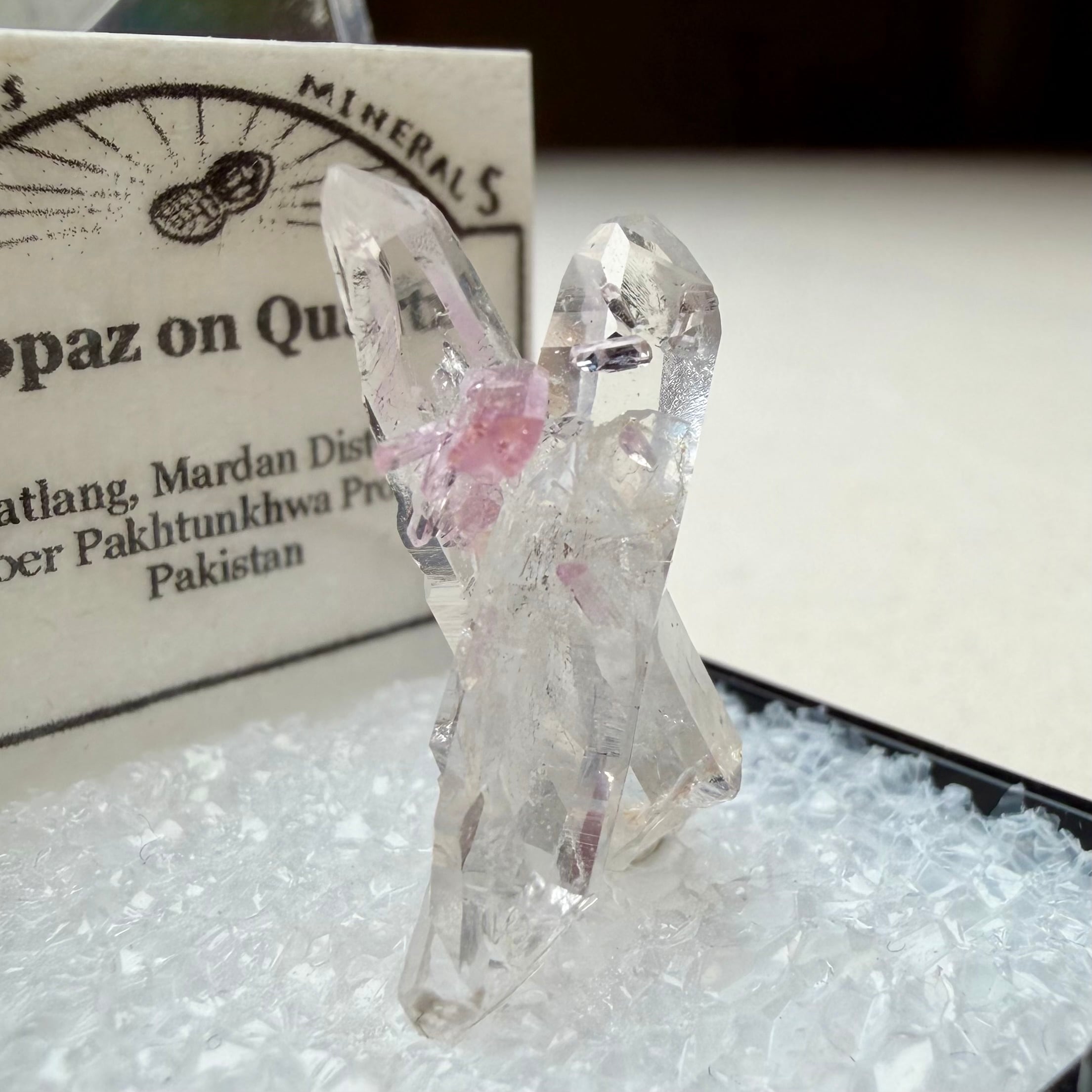 パキスタン カトラン産 ピンクトパーズ単結晶2 ピンクトパーズ / クォーツ【Topaz on Quartz】パキスタン産 | PEANUTS