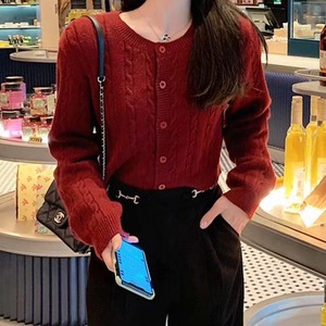 ニットカーディガン