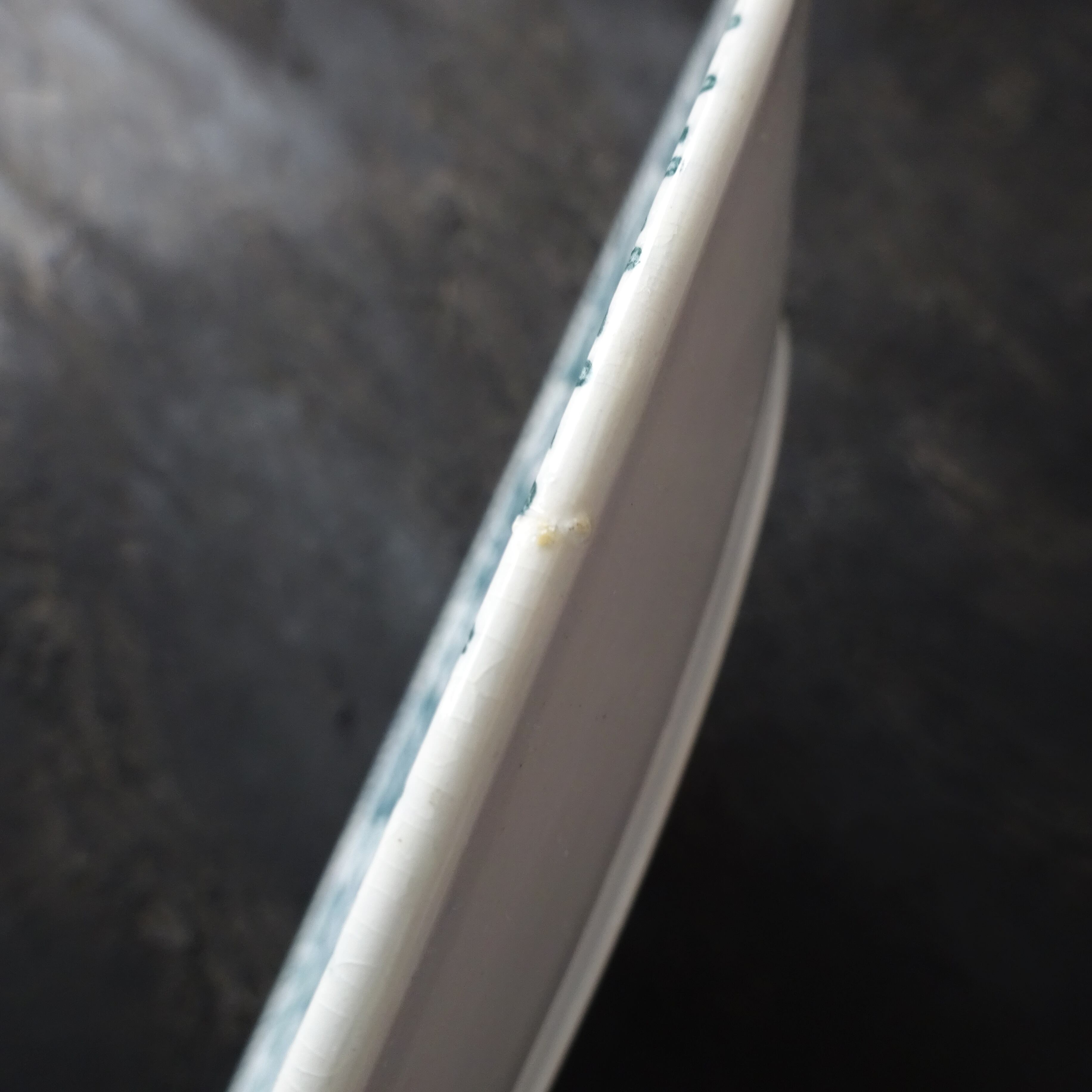 【 Épuisé 】T.F. Badonviller  modèle《CERISES》assiette plate (B)