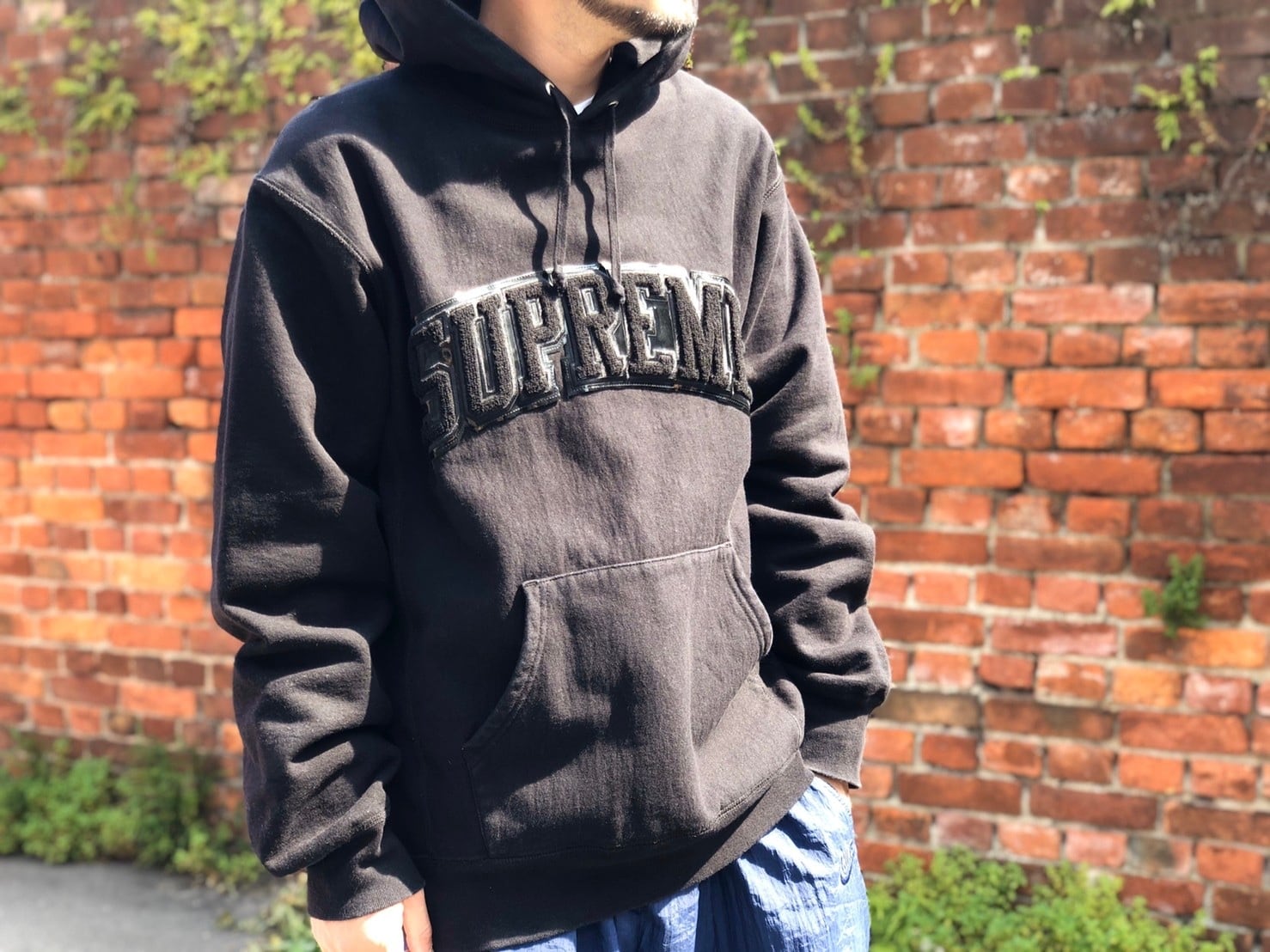 supreme Chenille Arc Logo Hooded ヘザーグレー