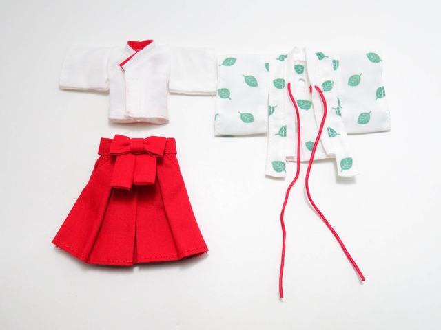 再入荷　ねんどろいどどーる 狸の巫女 ユイ 巫女服