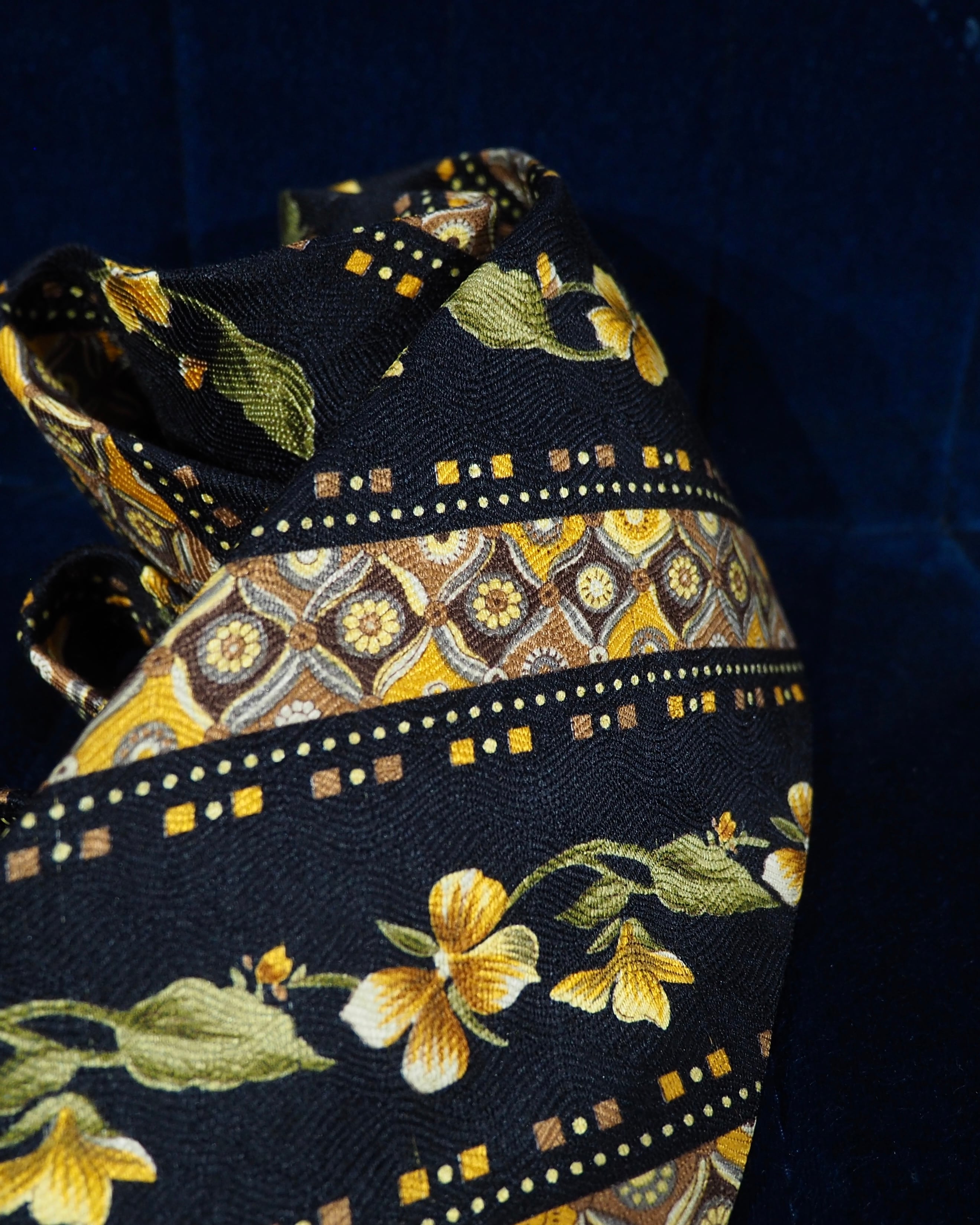 1990s " KENZO HOMME " Beautiful Luxury Flower All pattern vintage silk Tie