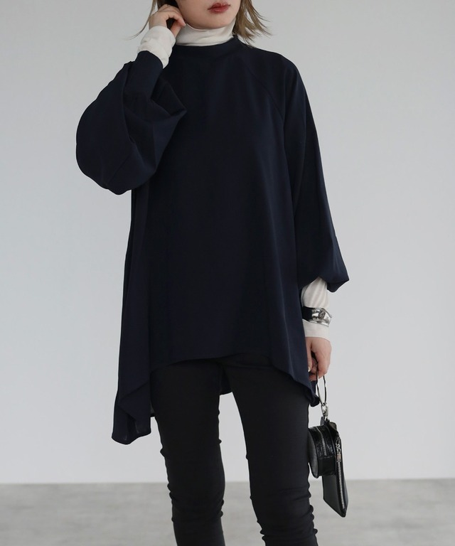 ドレープオーバーブラウス