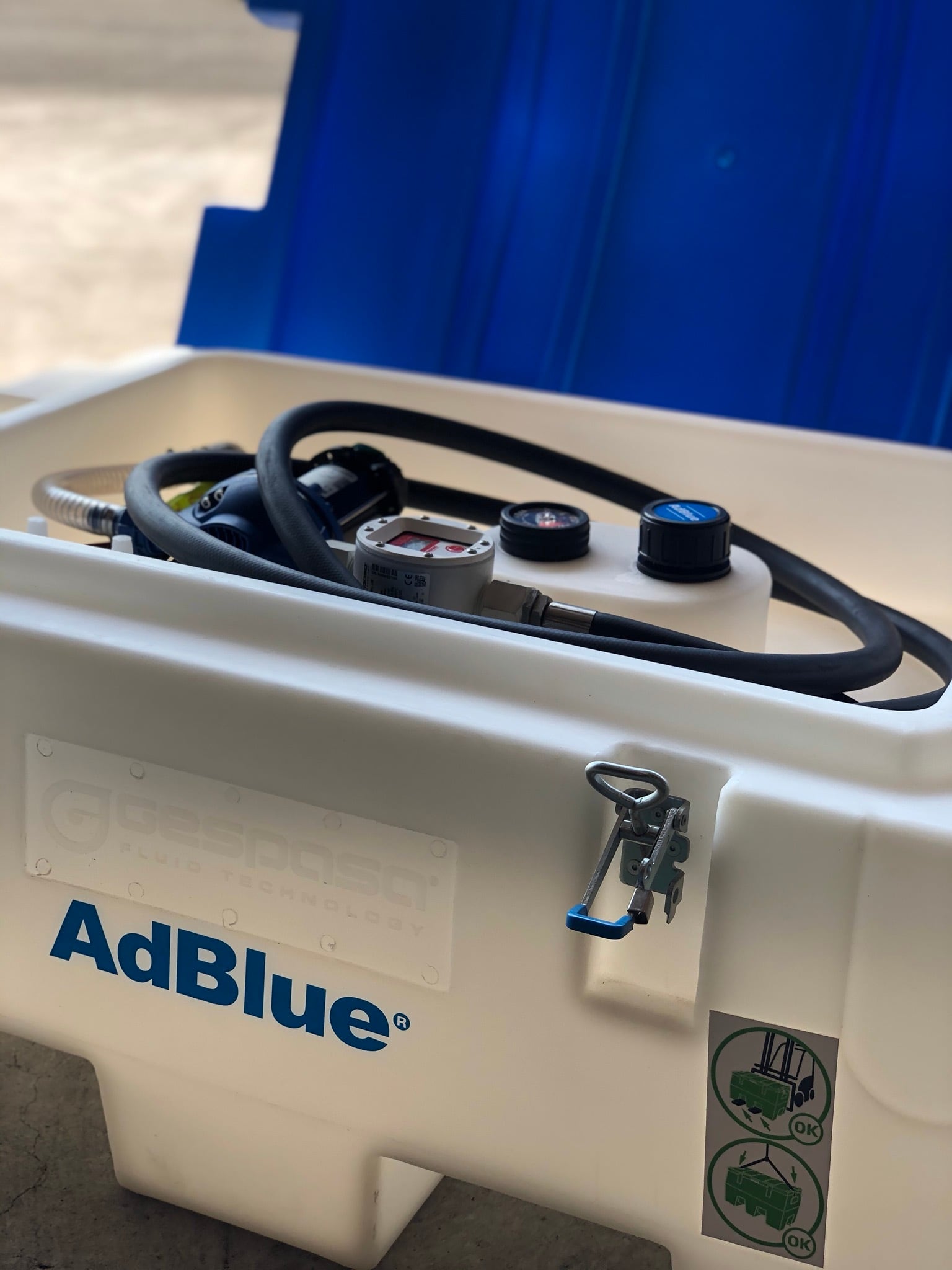 アドブルー運搬給水タンク 200ℓ / AdBlue POLYTANK BLUE KIT | AGRIEE