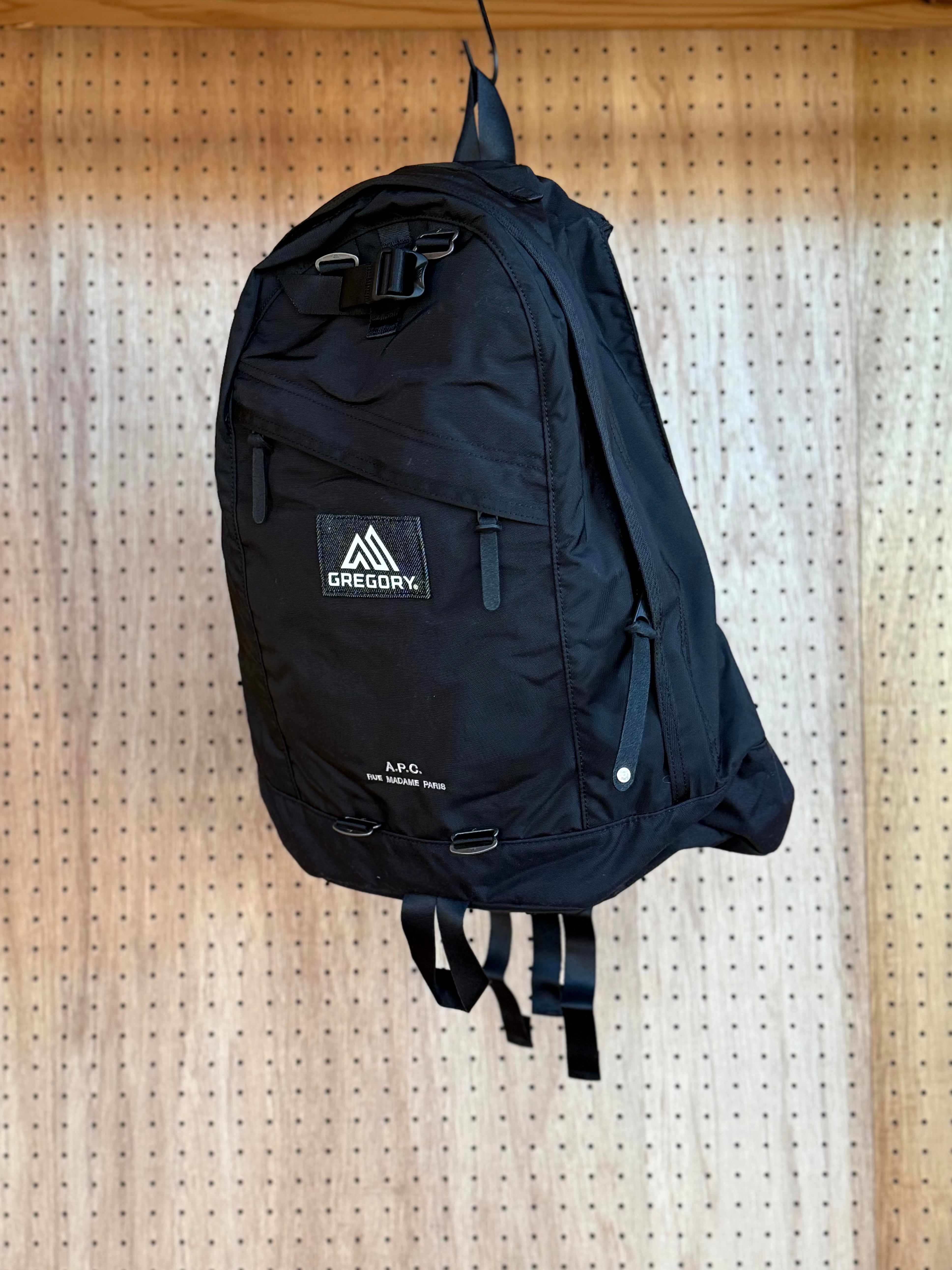 A.P.C. × GREGORY【DAY PACK A.P.C. GREGORY】 | LARGE LAB TOWN
