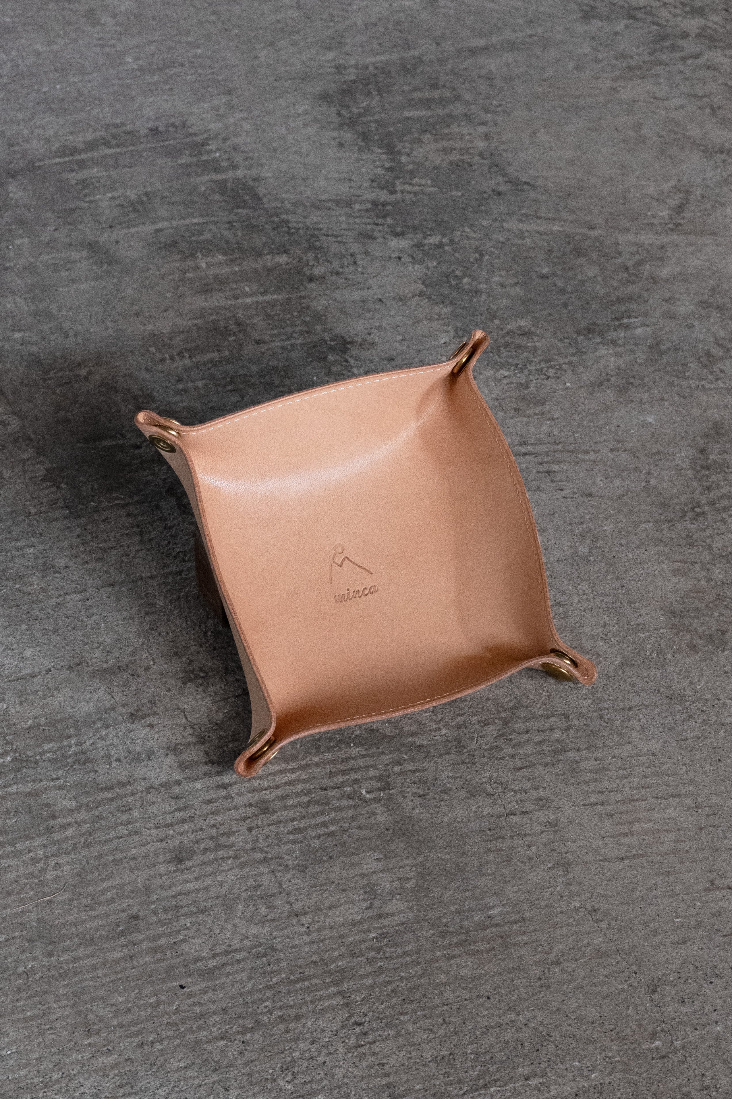 Tray / S | 高級皮革ならminca｜栃木レザーのバッグ 財布 名刺入 小物