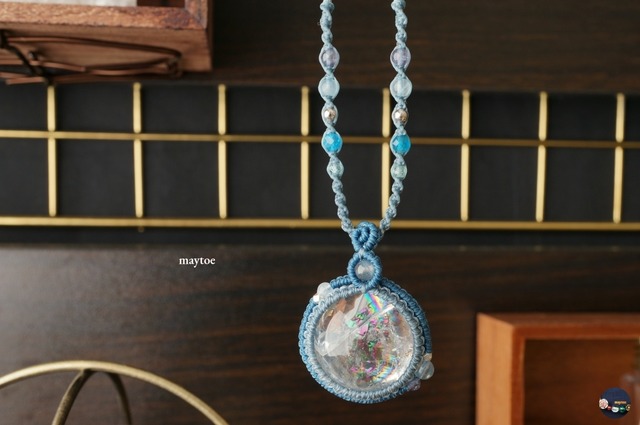 幻想的な虹*レインボー水晶(アイリスクォーツ)のマクラメネックレス ~海の秘密~