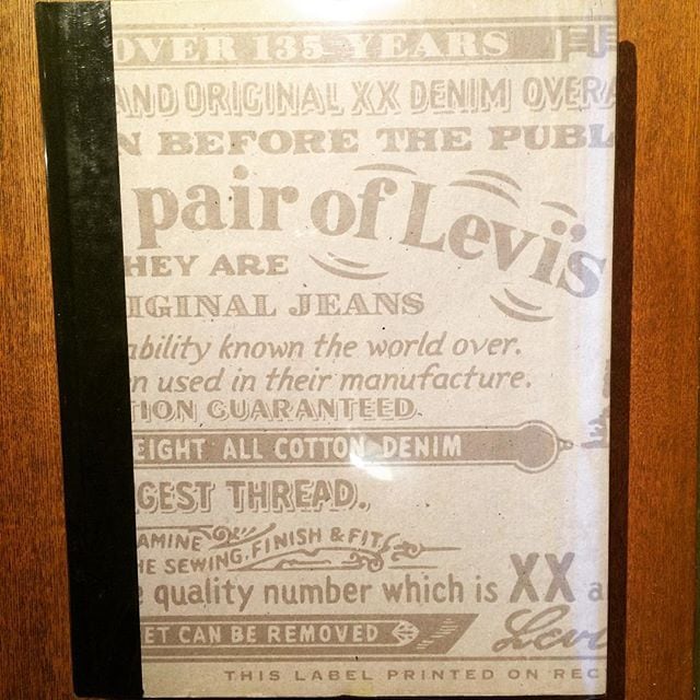 リーバイスの公式ヒストリーブック「This Is a Pair of Levi's Jeans」 - 画像1