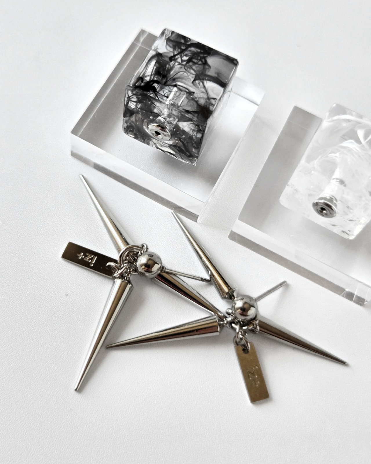 sPikE CUBE. [black/white］ - 12