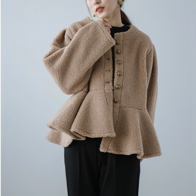 ノーカラー ペプラムボアジャケット ダークベージュ CT00084