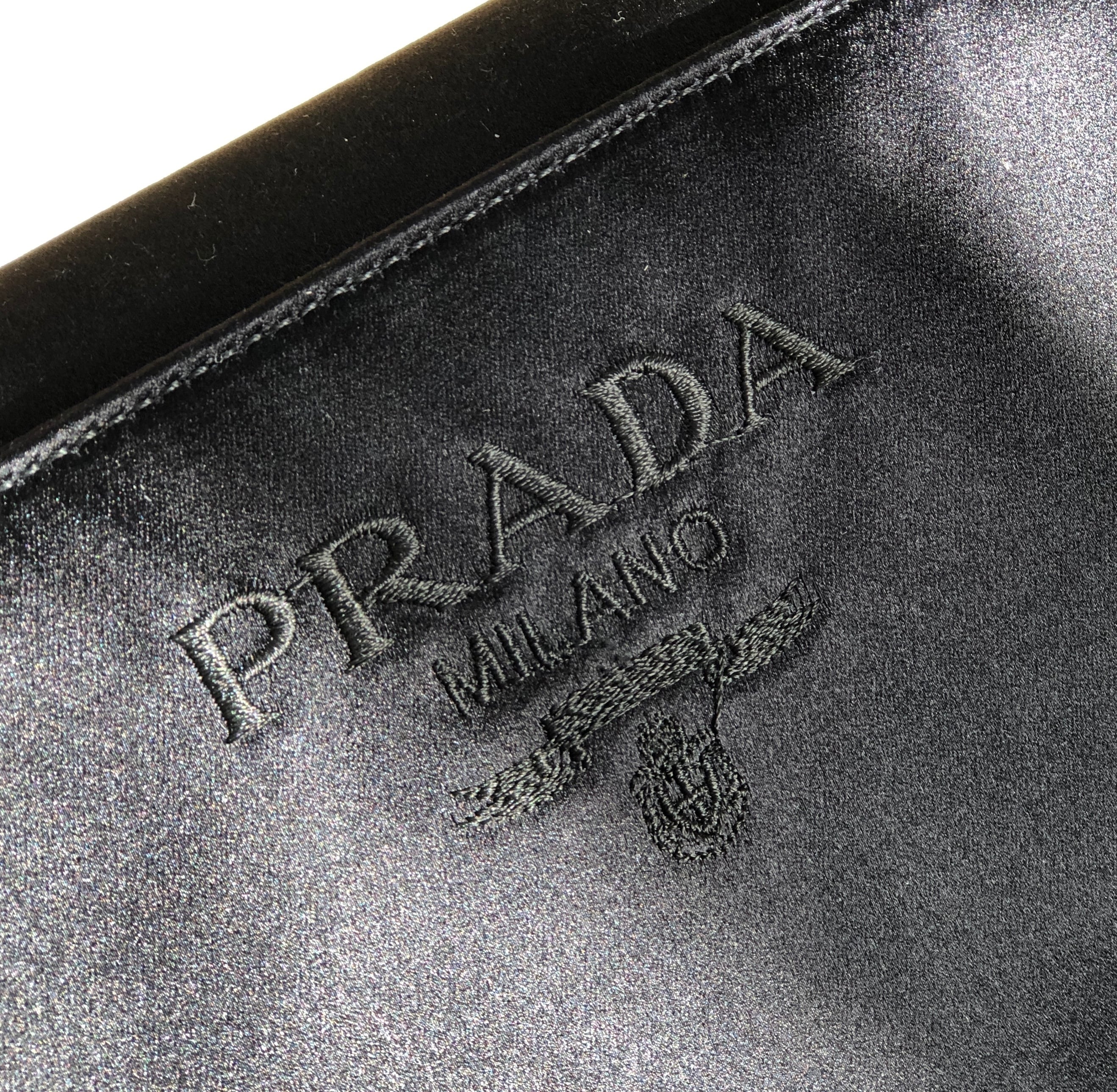PRADA プラダ ロゴ刺繍 サテン ミニバッグ ハンドバッグ ブラック