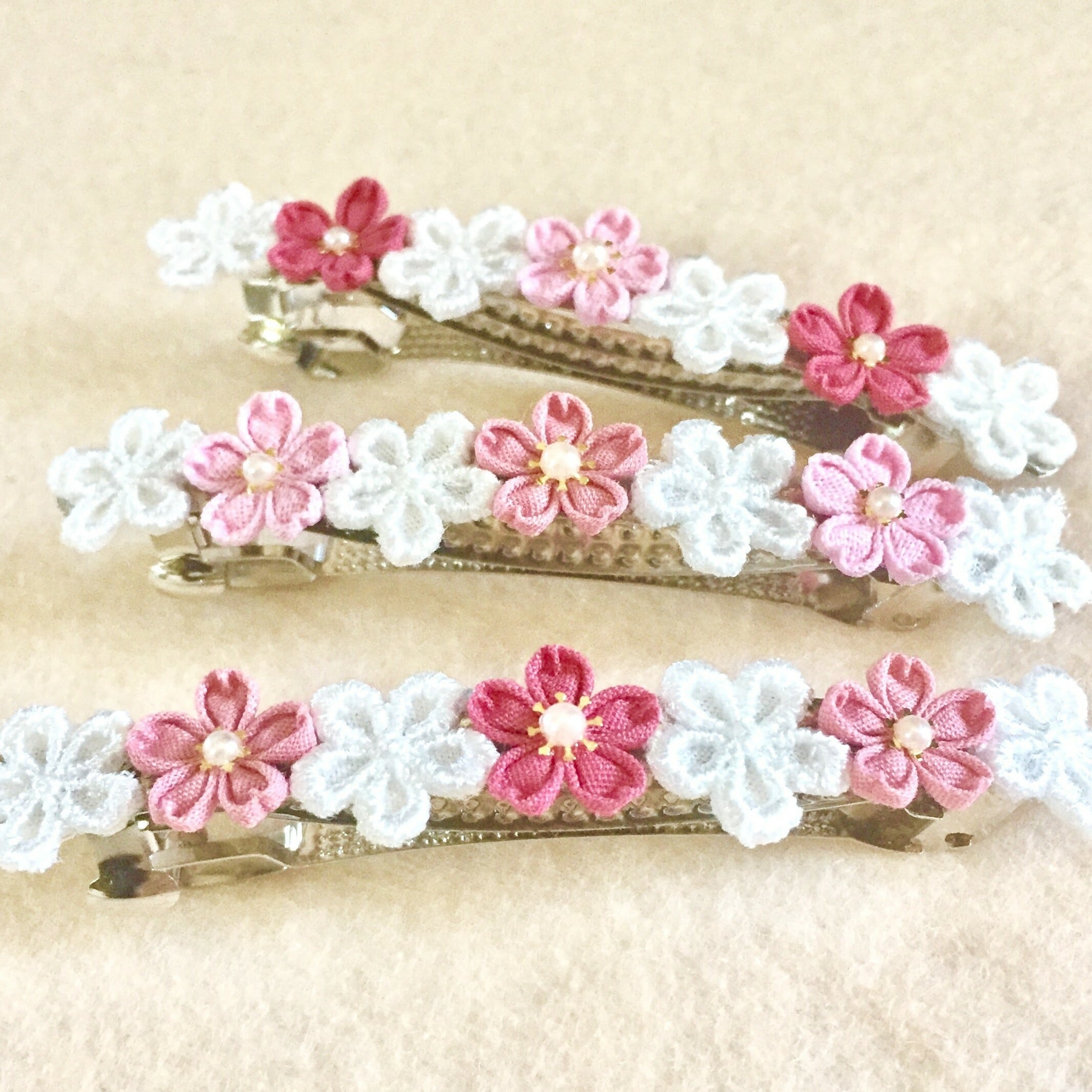 つまみ細工 桜の花のバレッタ -陽だまり- 】---- フラワー/誕生日/記念