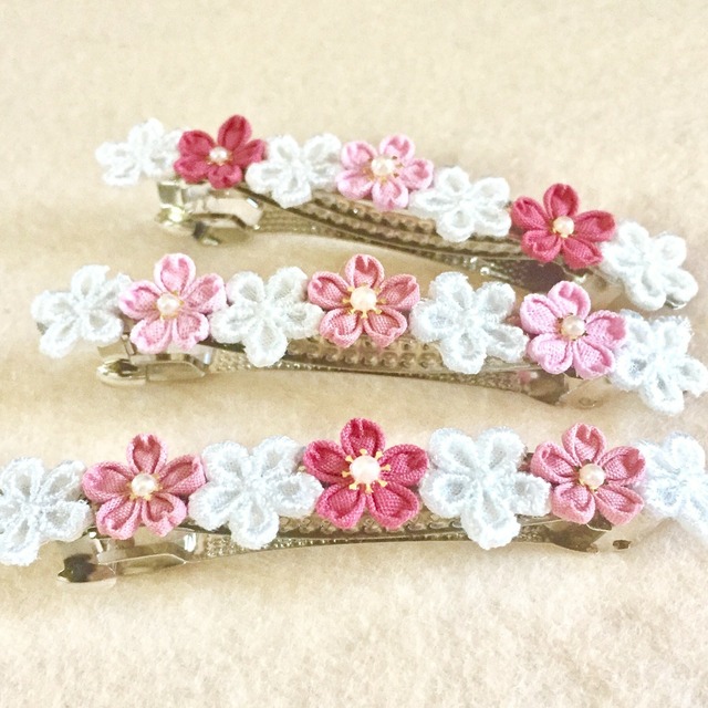 【 つまみ細工 桜の花のバレッタ -陽だまり- 】---- フラワー/誕生日/記念日/プレゼント/成人式/入学式/卒業式/結婚式/ブライダル/着物/浴衣/さくら/サクラ